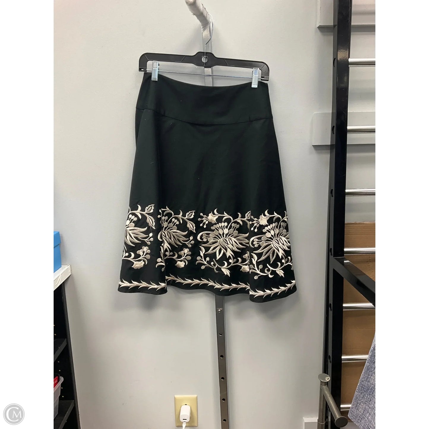 Skirt Mini & Short By White House Black Market In Black & Cream, Size: 6