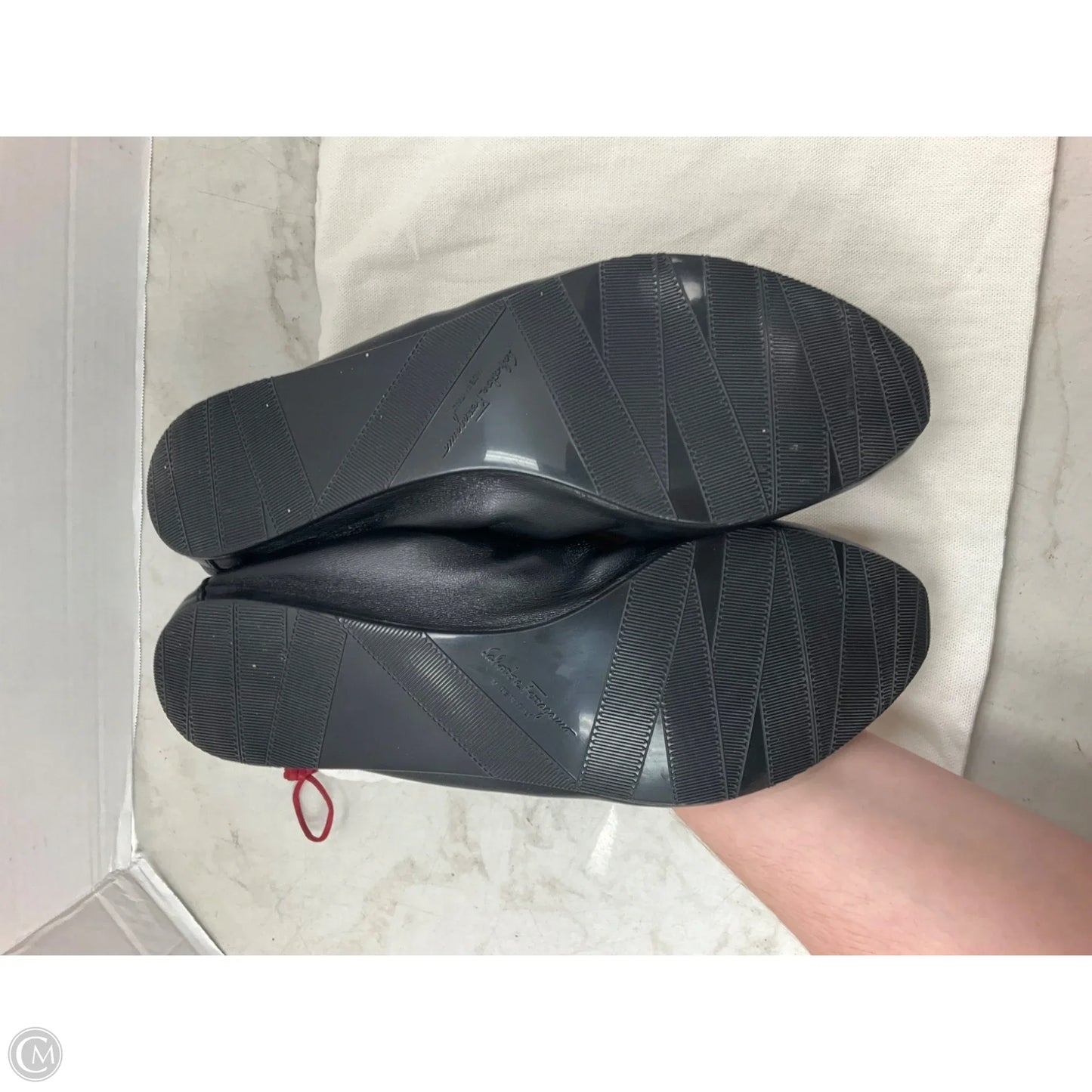Shoes Luxury Designer By Ferragamo In Black, Size: 9