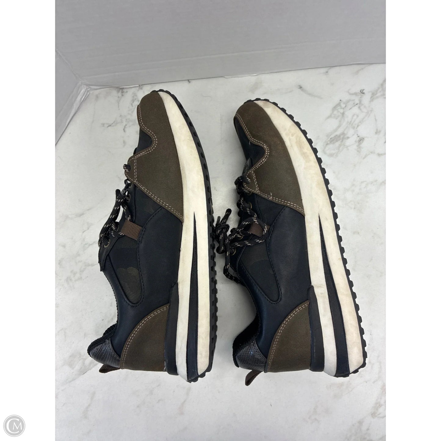 Shoes Sneakers By Bare Traps In Camouflage Print, Size: 9