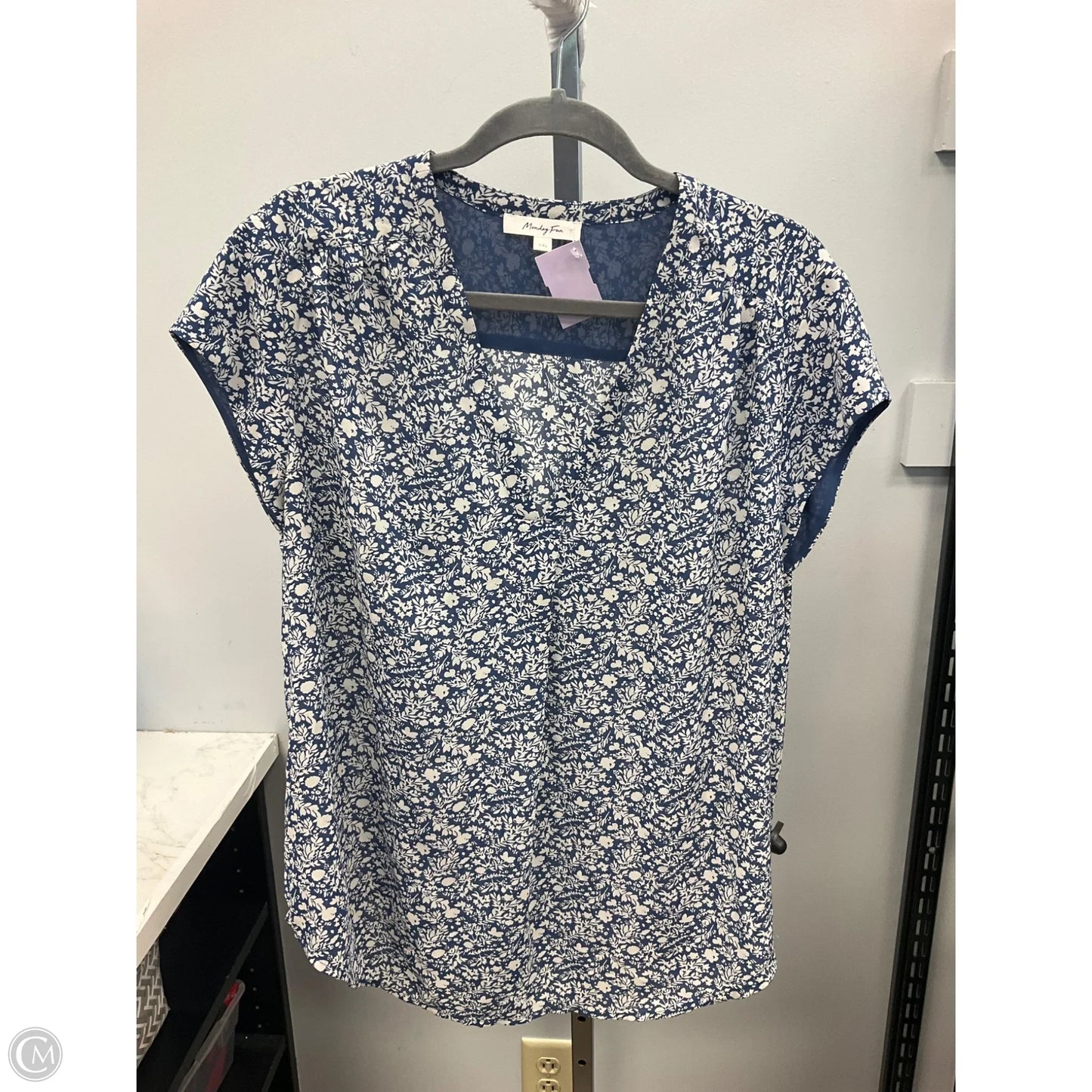 Top Short Sleeve By Monday Fun In Blue & White, Size: Xxl