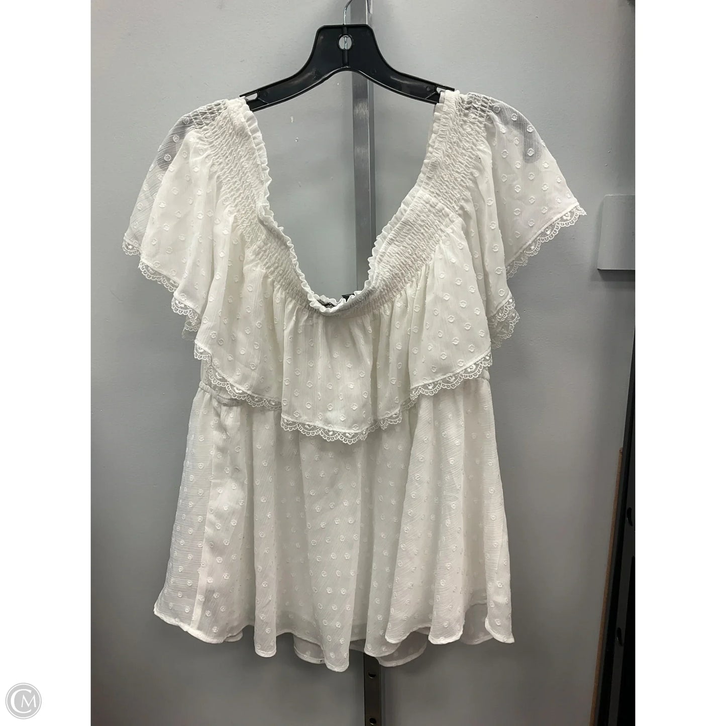 Top Short Sleeve By Torrid In White, Size: 2x