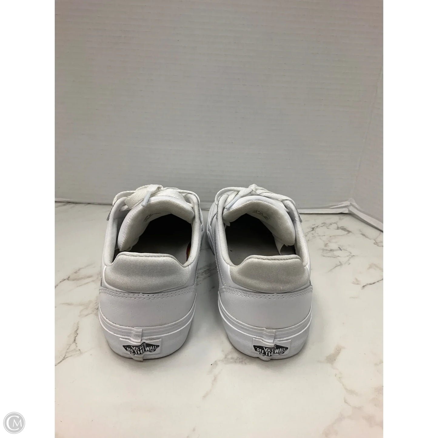 Shoes Sneakers By Vans In White, Size: 7