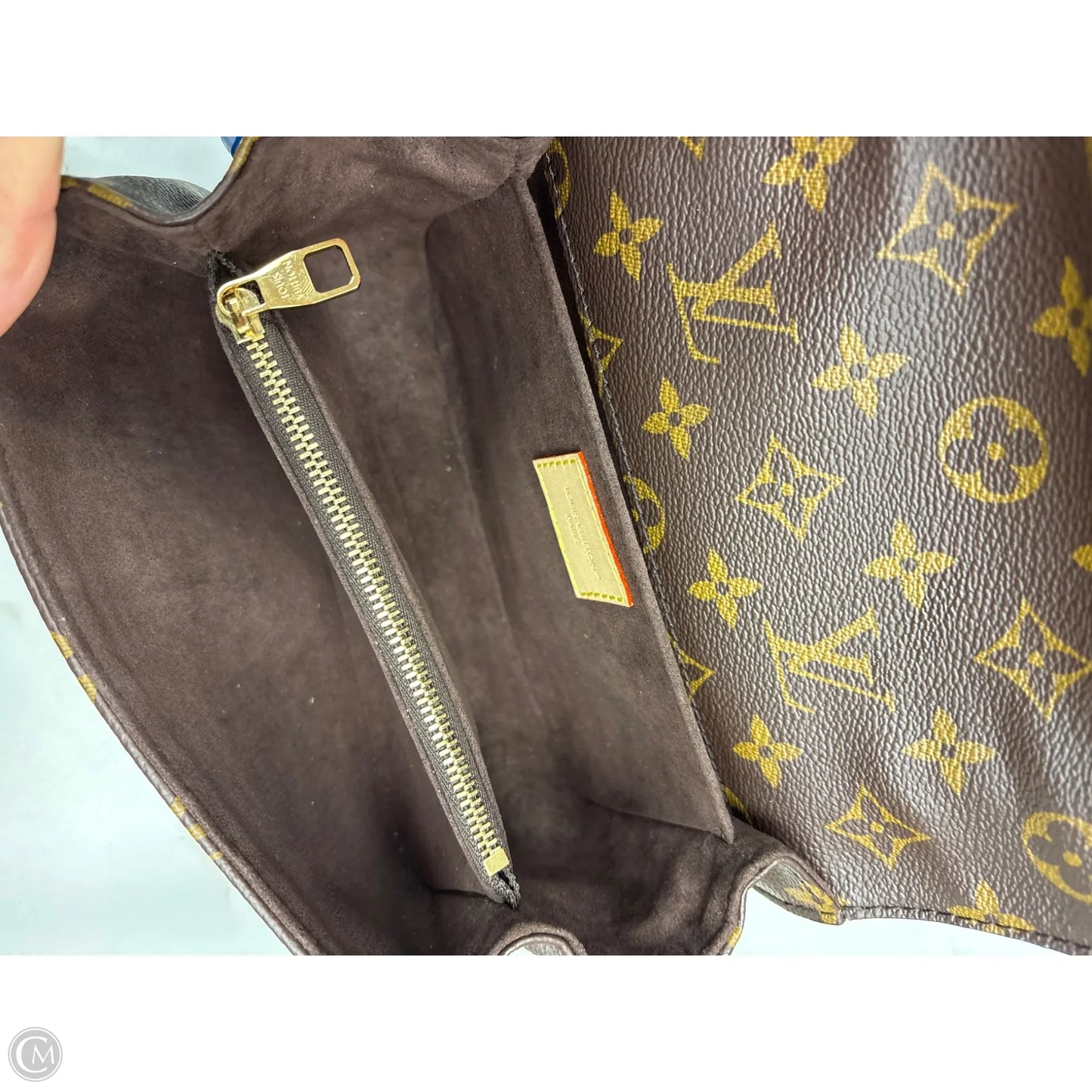 Handbag Luxury Designer By Louis Vuitton, Size: Small