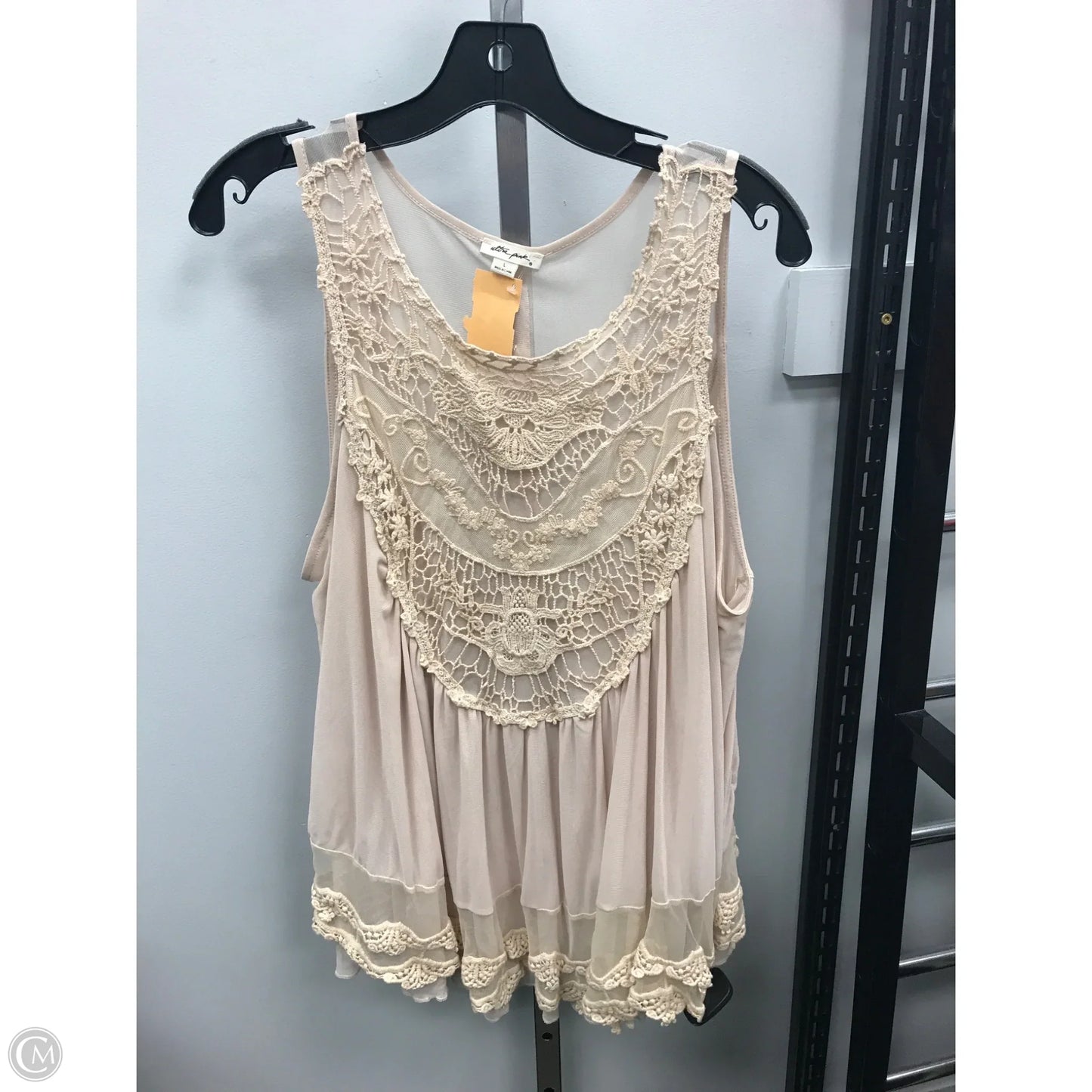 Top Sleeveless By Ultra Pink In Beige, Size: L
