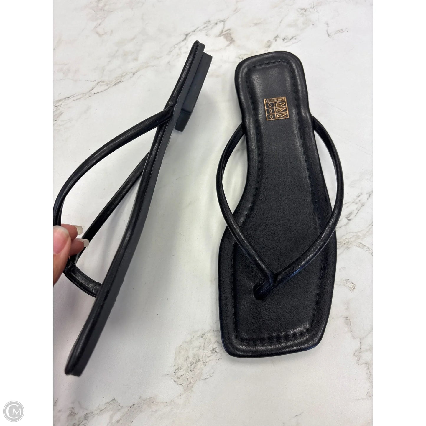 Sandals Flip Flops By Clothes Mentor In Black, Size: 9