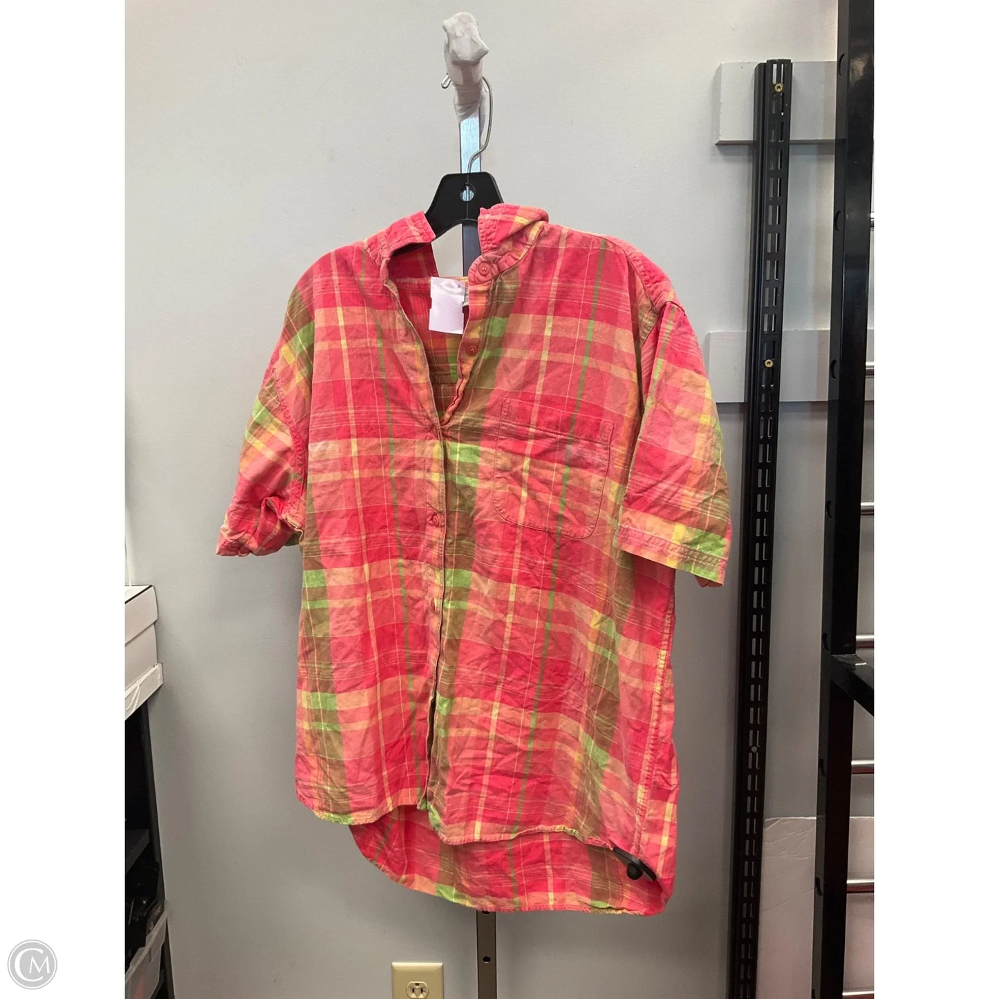 Top Short Sleeve By Northern Reflection In Plaid Pattern, Size: Xl