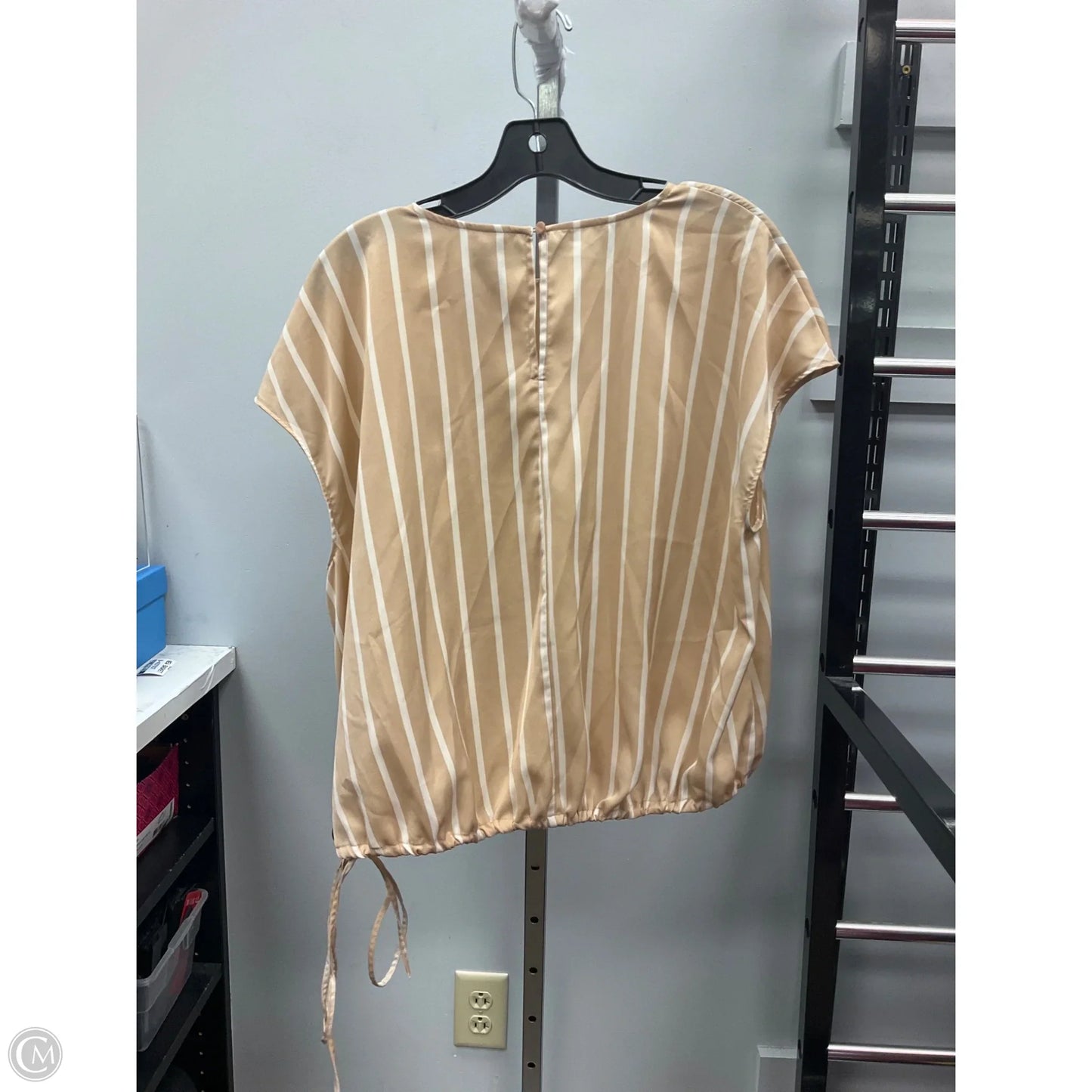 Top Short Sleeve By Worthington In Striped Pattern, Size: Xl