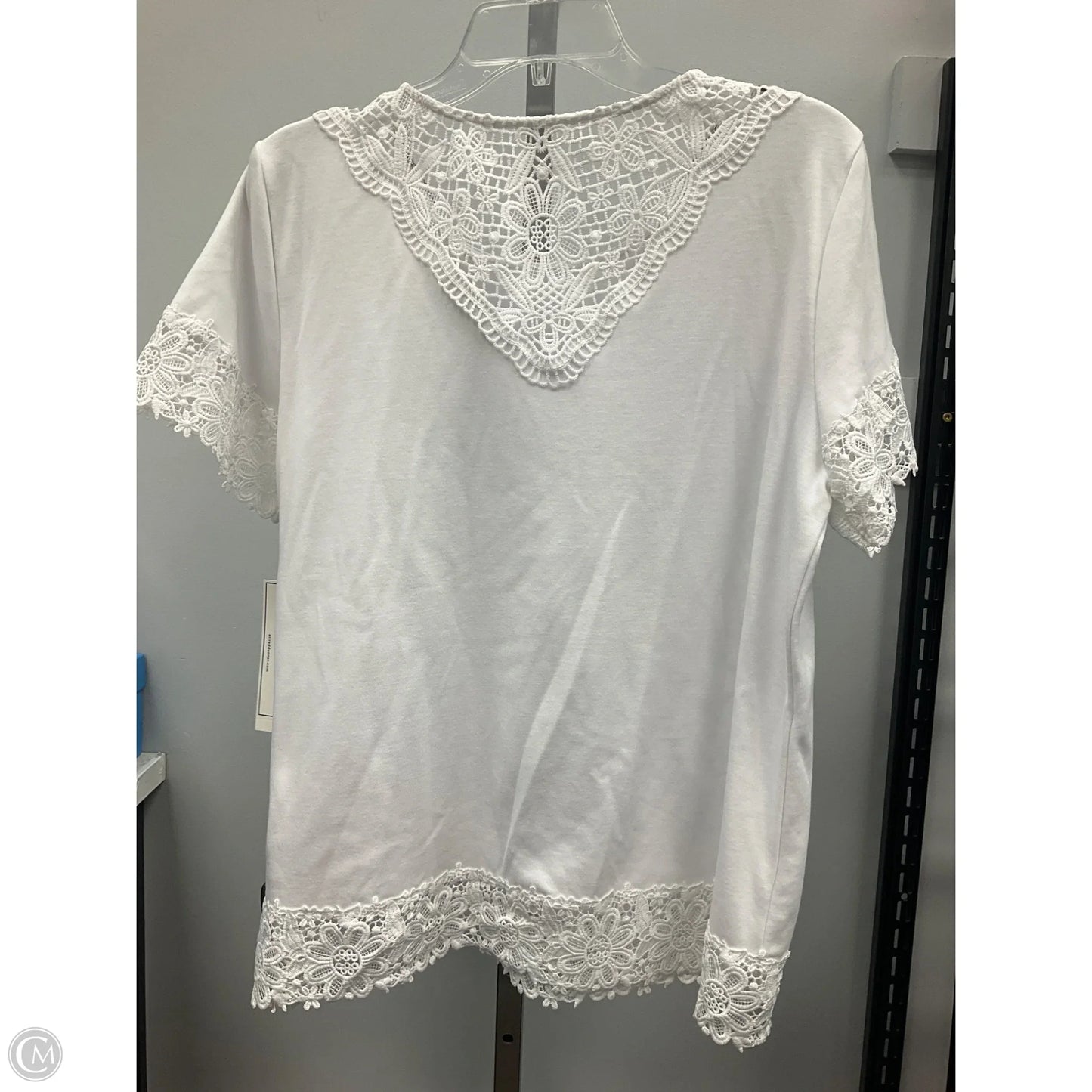 Top Short Sleeve By Alfred Dunner In White, Size: M