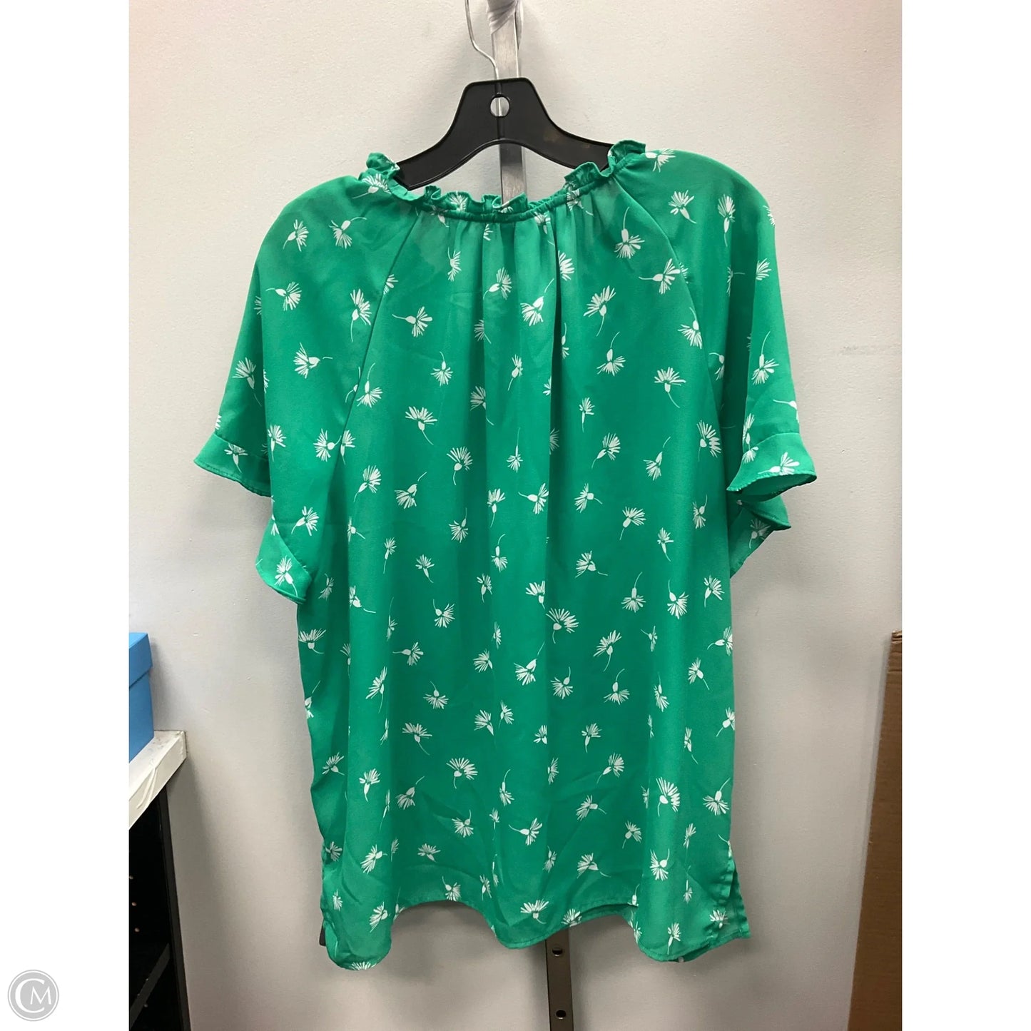 Top Short Sleeve By Liz Claiborne In Green & White, Size: Xl