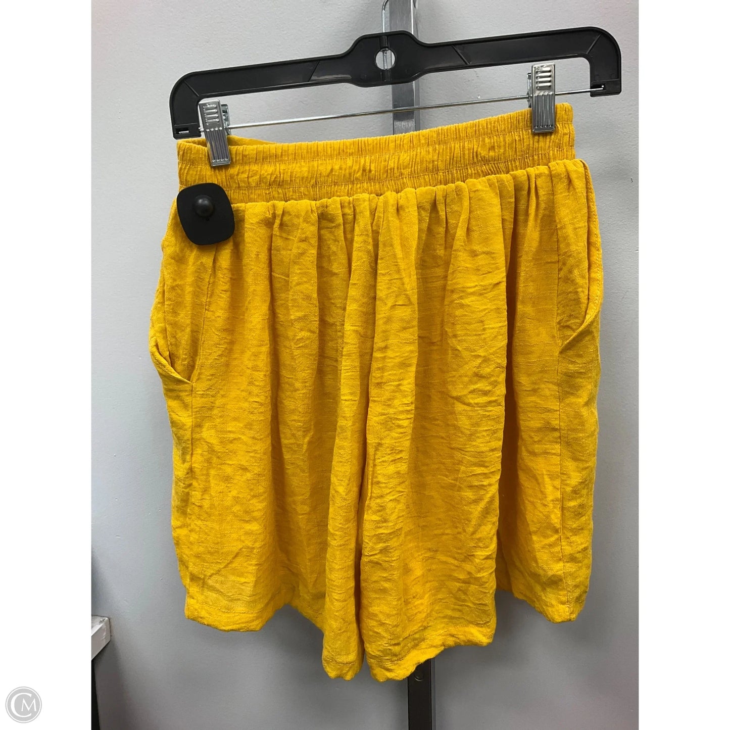 Shorts By Clothes Mentor In Yellow, Size: M