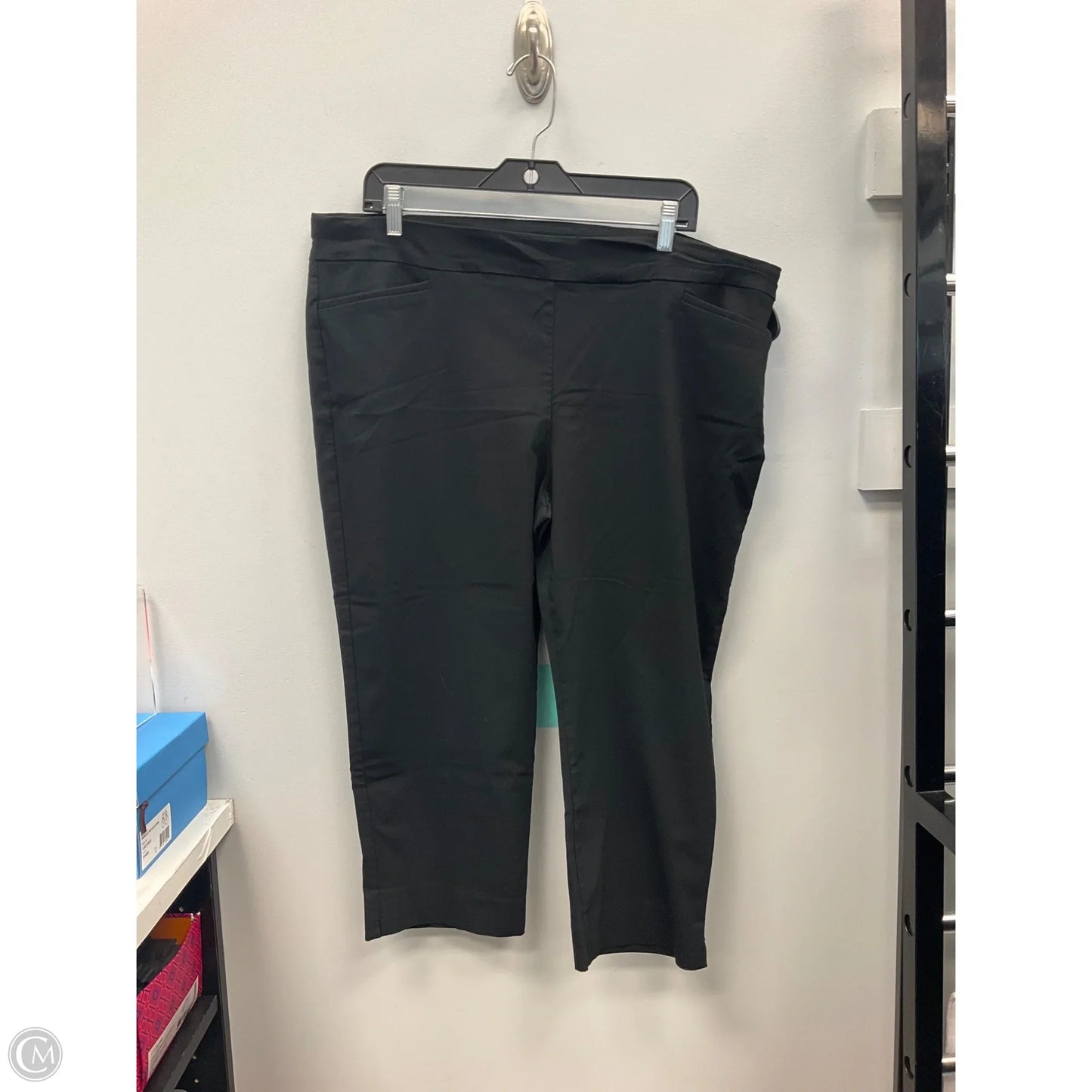Pants Cropped By Chicos In Black, Size: 18