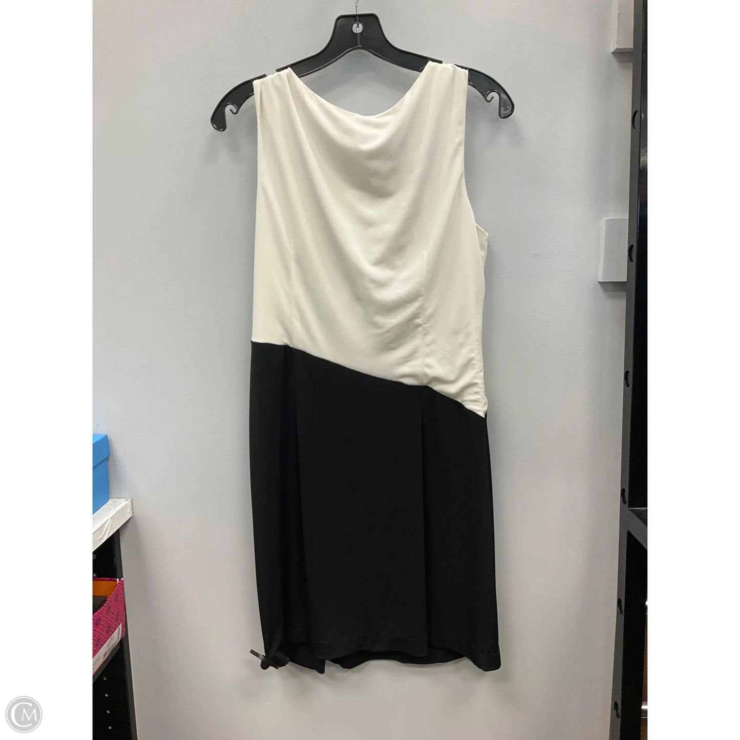 Dress Casual Short By London Times In Black & Cream, Size: 12
