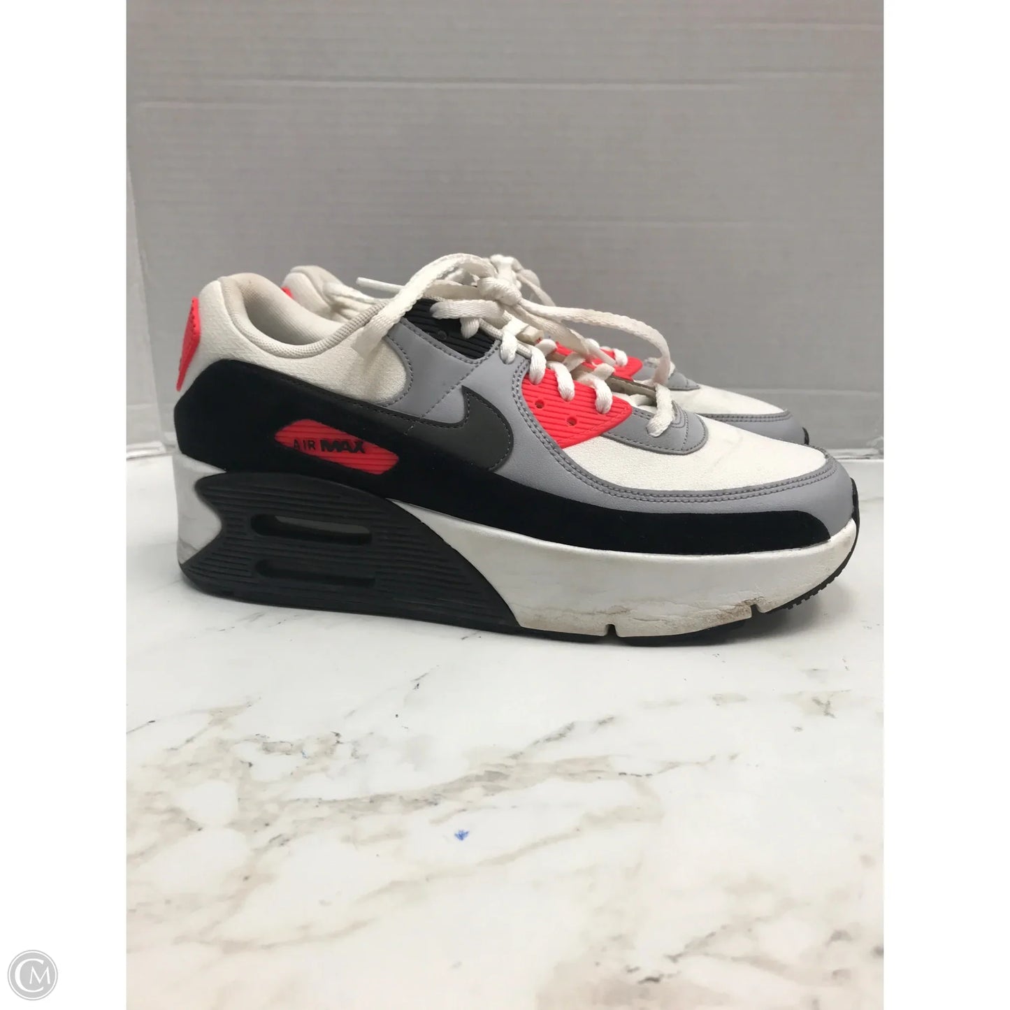 Shoes Sneakers By Nike In Black & White, Size: 10