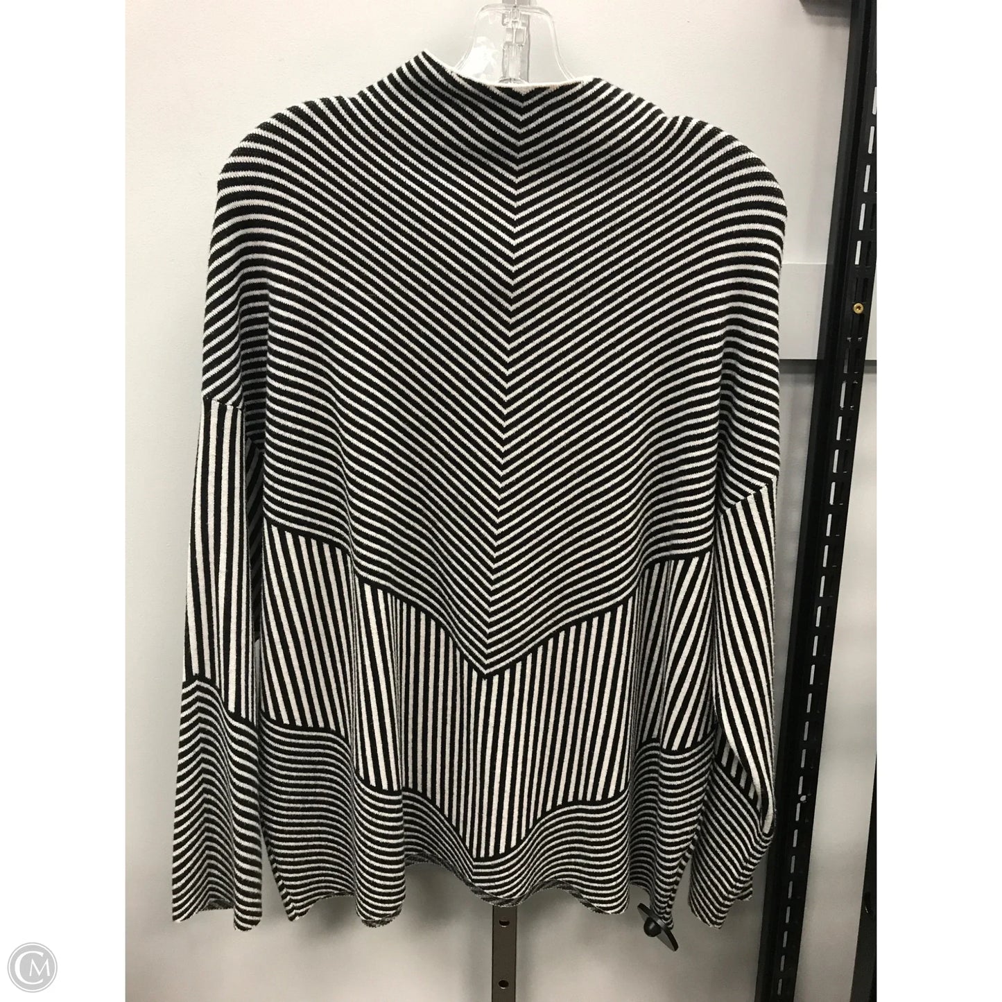 Sweater By Tahari By Arthur Levine In Striped Pattern, Size: 1x