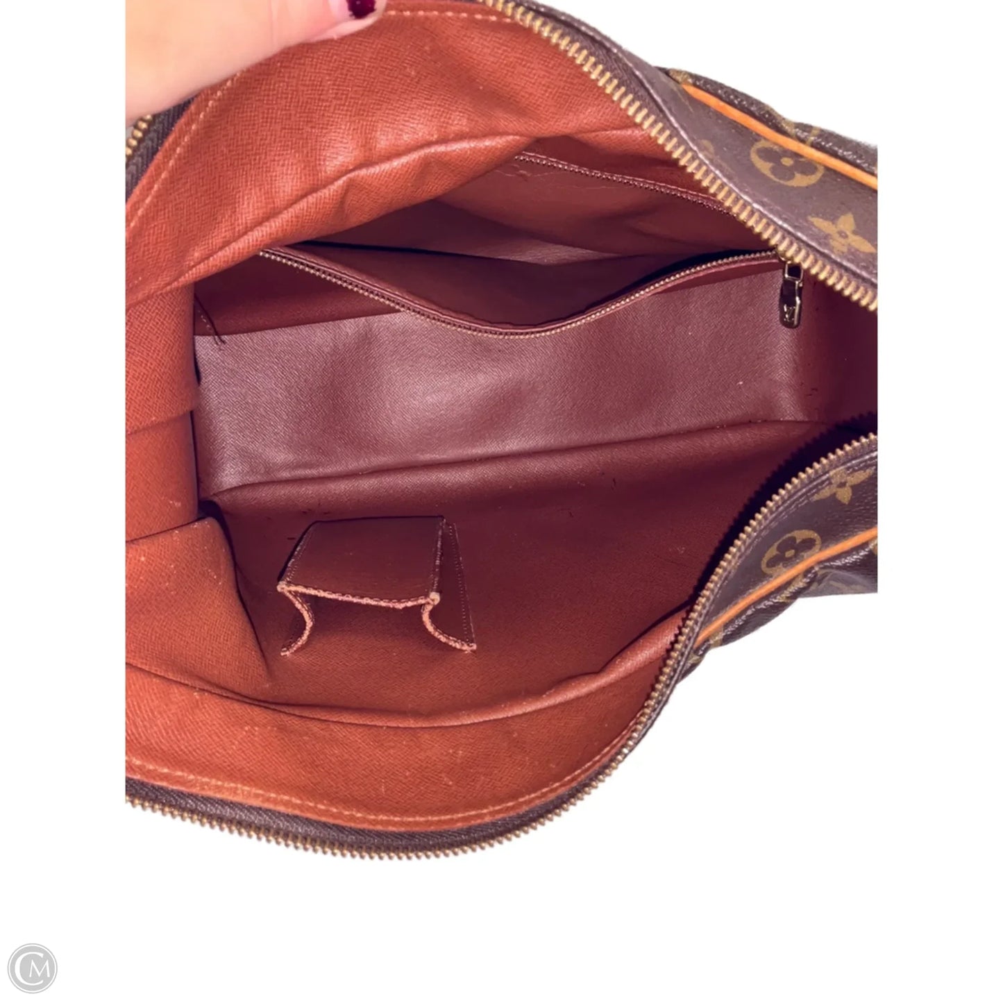 Handbag Luxury Designer By Louis Vuitton, Size: Medium