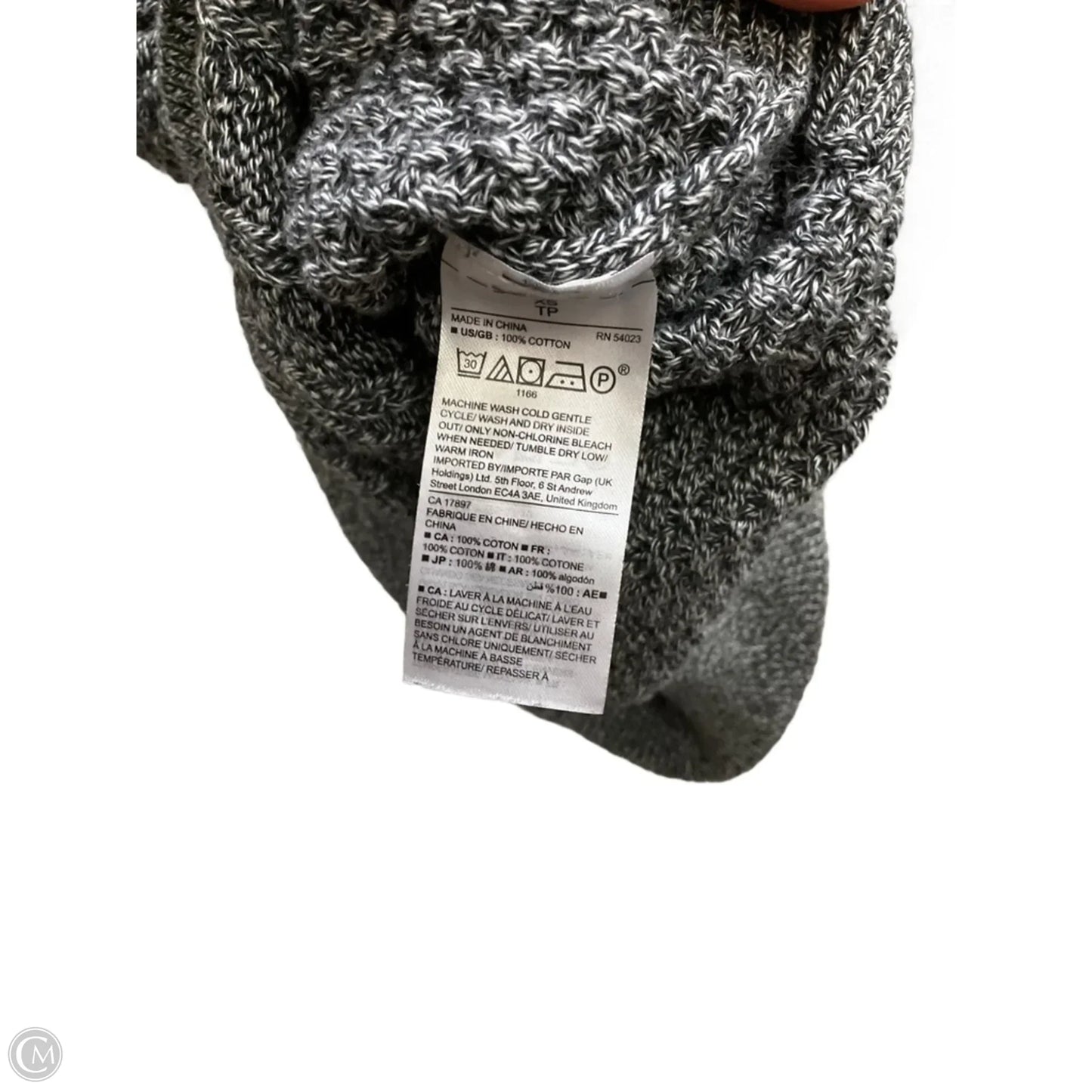 Sweater By Gap In Grey, Size: Xs