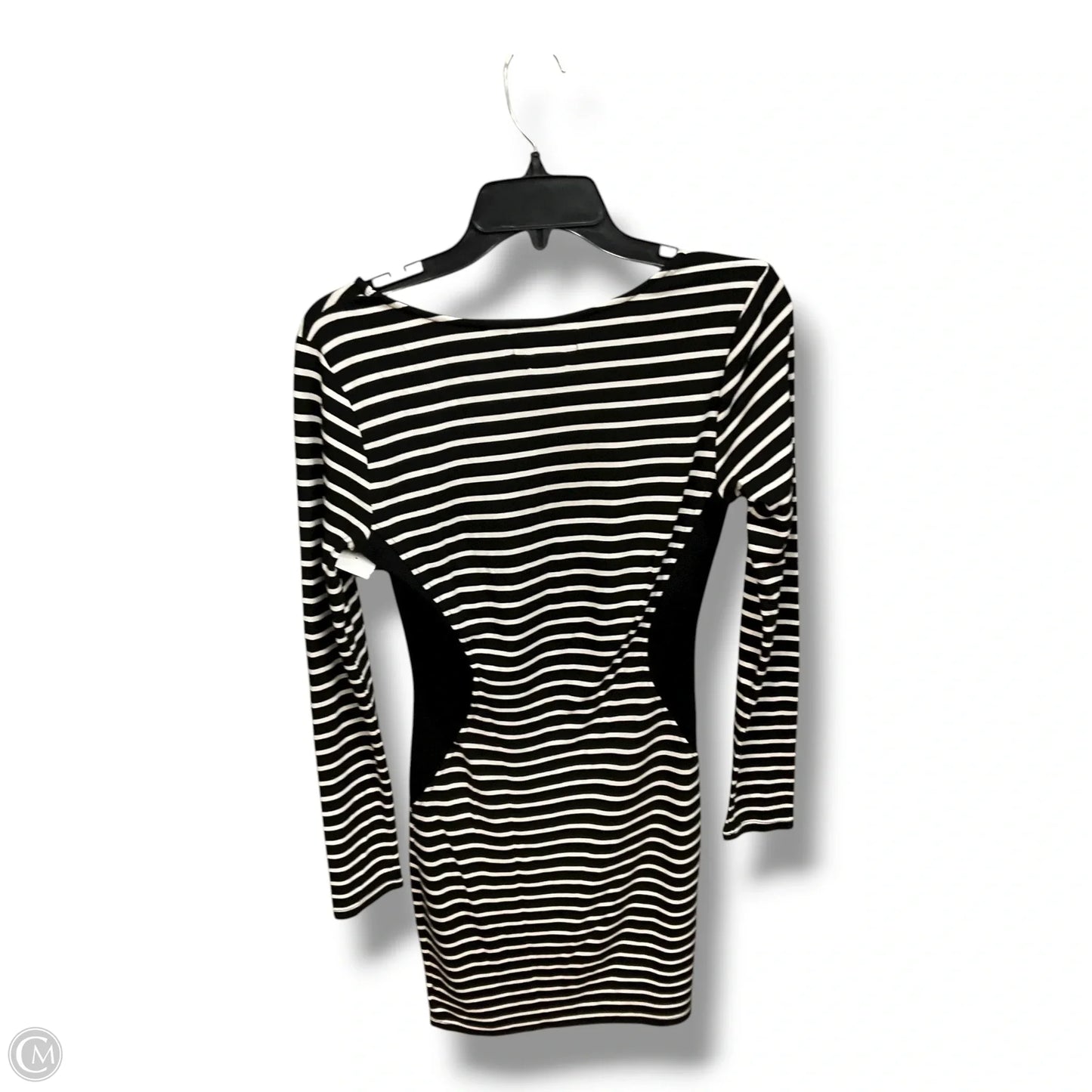 Dress Casual Short By Velvet By Graham & Spencer In Striped Pattern, Size: S