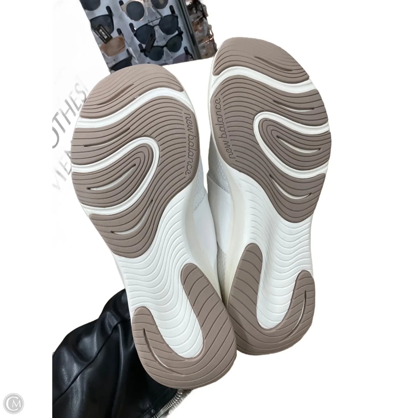 Shoes Athletic By New Balance In Ivory, Size: 10