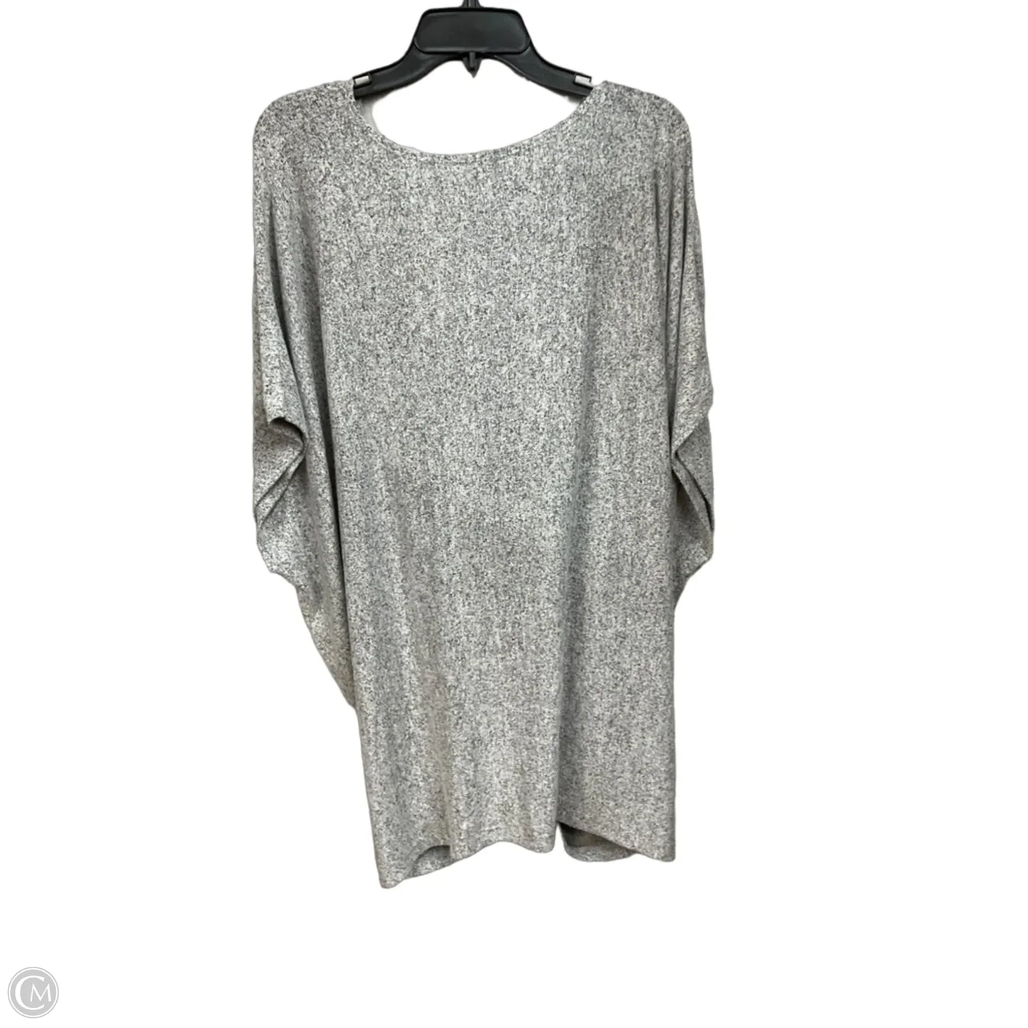 Top Short Sleeve By Maurices In Grey, Size: 1x