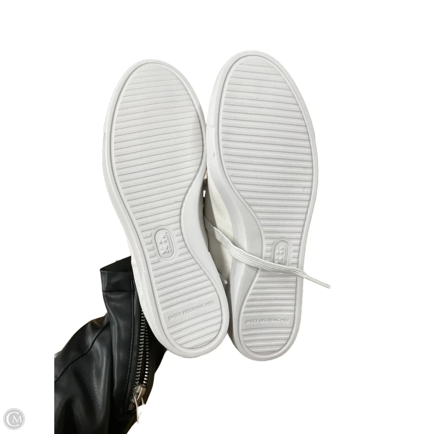 Shoes Sneakers By Munro In White, Size: 8.5