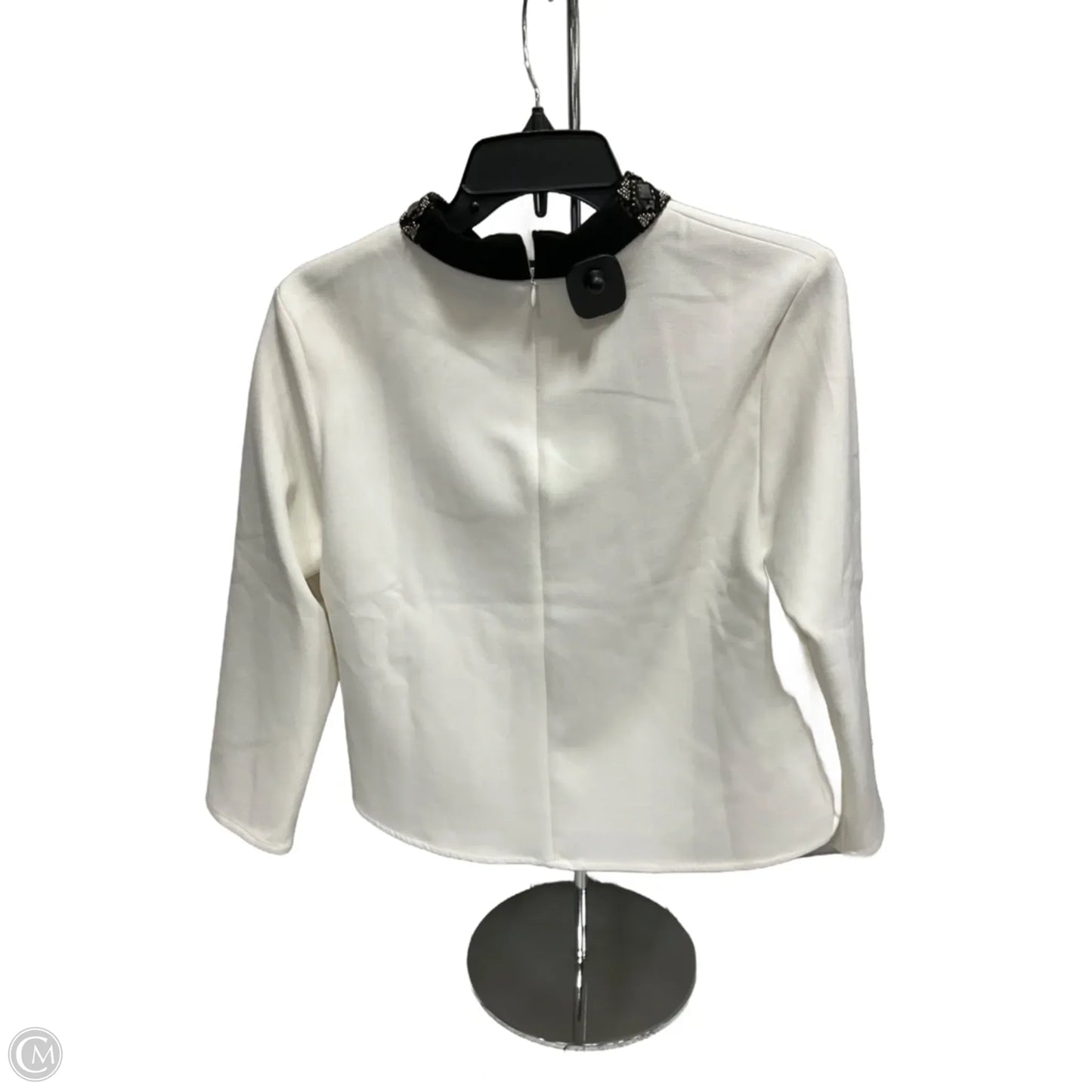 Top Long Sleeve By Clothes Mentor In White, Size: M
