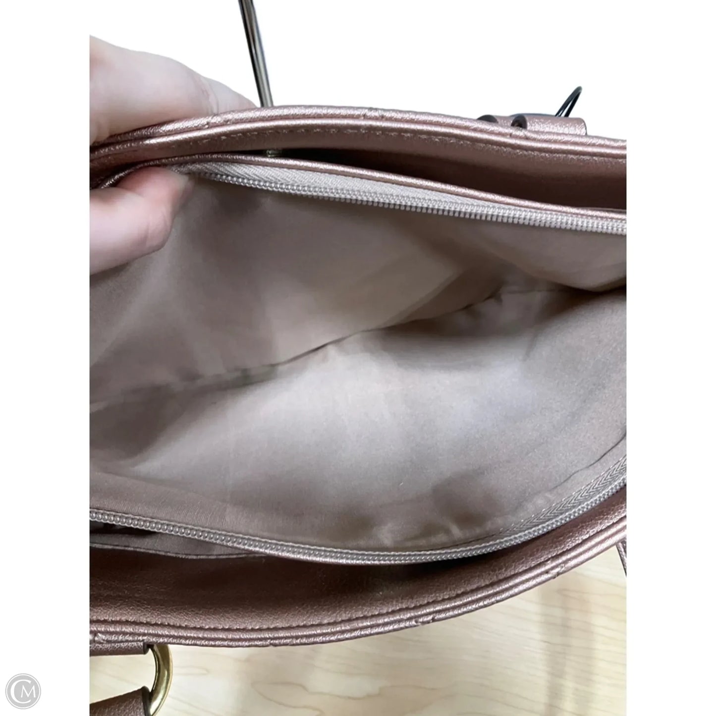 Handbag By Liz Claiborne, Size: Medium