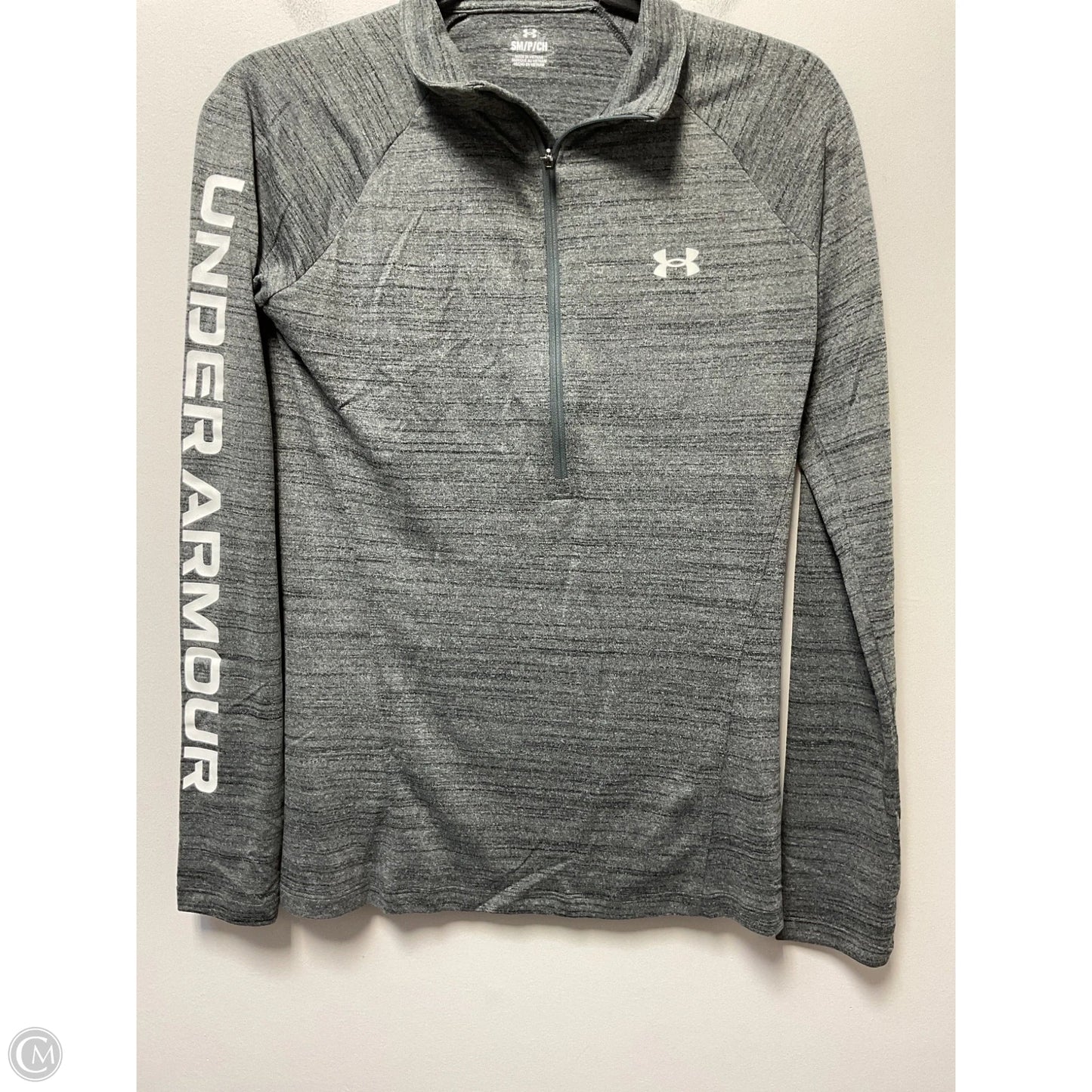 Athletic Top Long Sleeve Collar By Under Armour In Black & Grey, Size: S