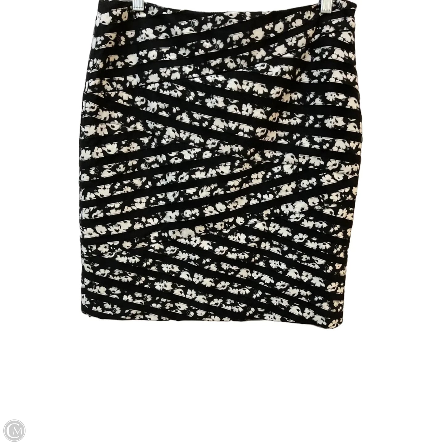 Skirt Mini & Short By White House Black Market In Black & White, Size: 6