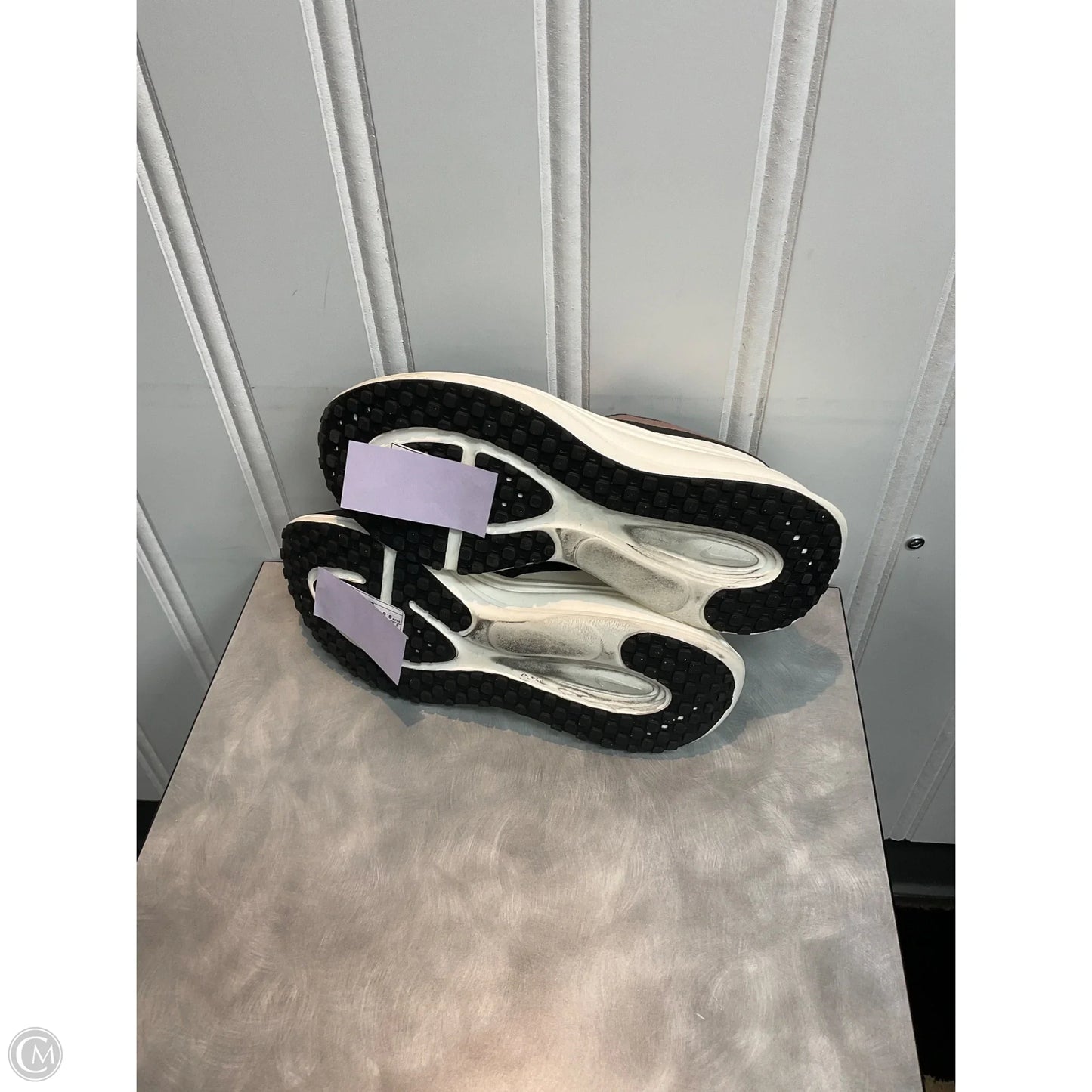 Shoes Athletic By Nike In Grey, Size: 9.5