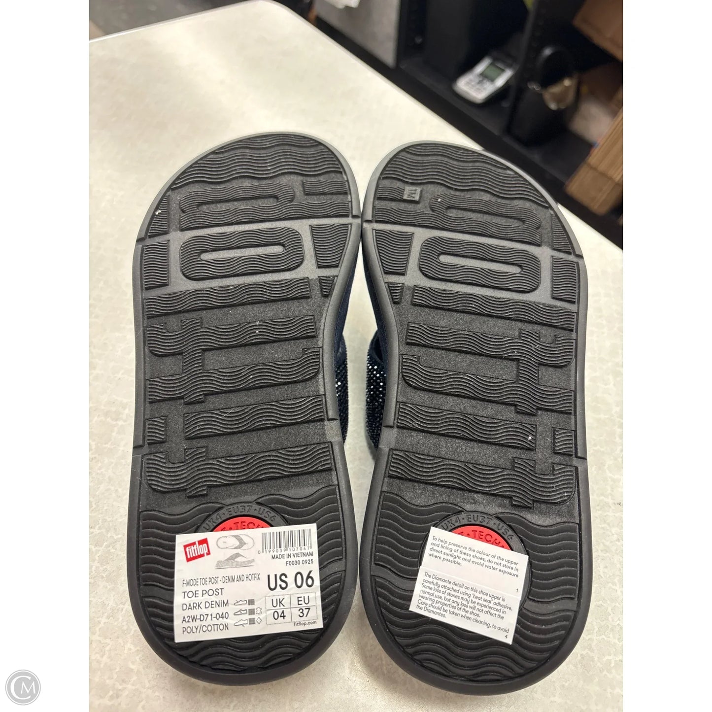 Sandals Flip Flops By Fitflop In Navy, Size: 6