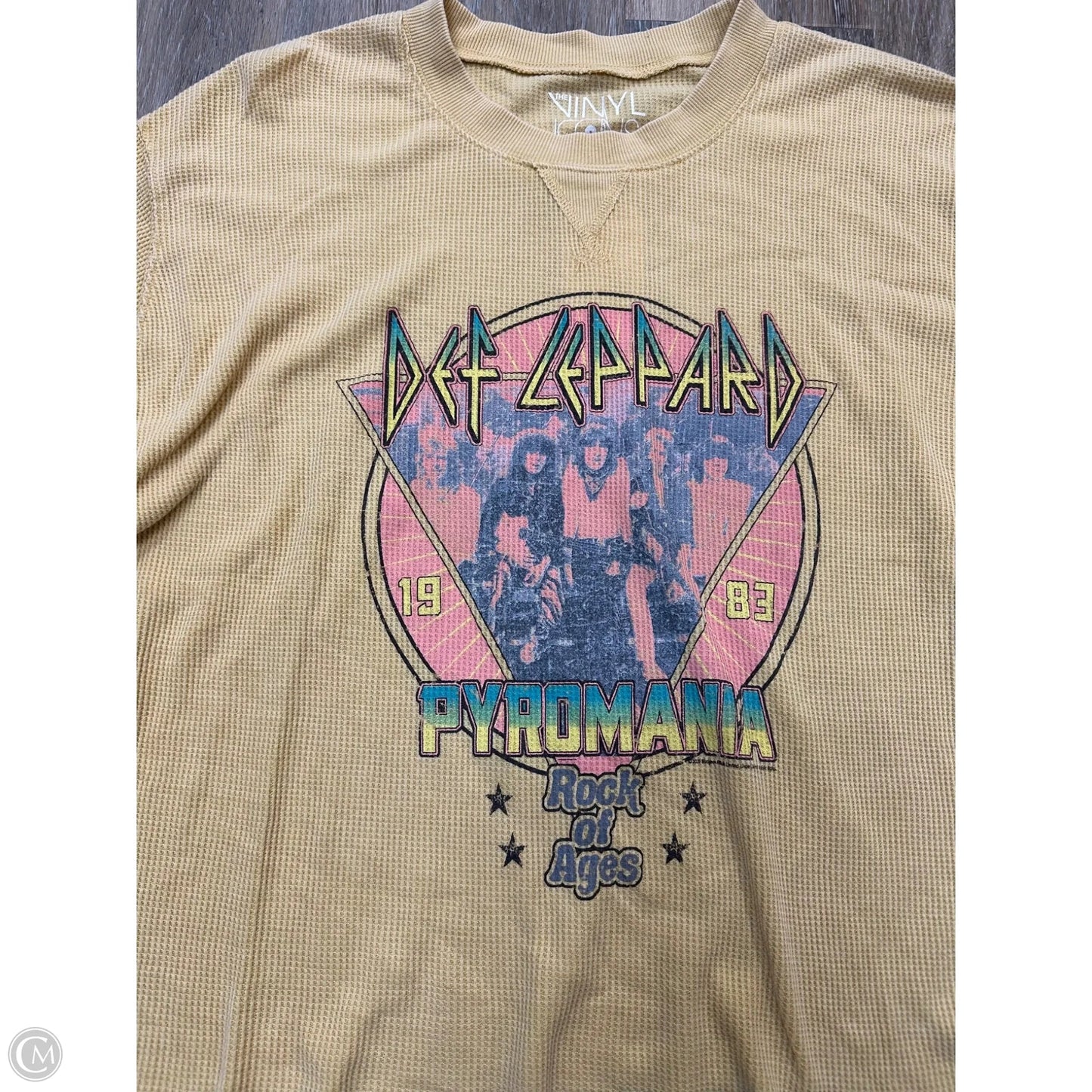 Top Long Sleeve By Vinyl Icons In Yellow, Size: L