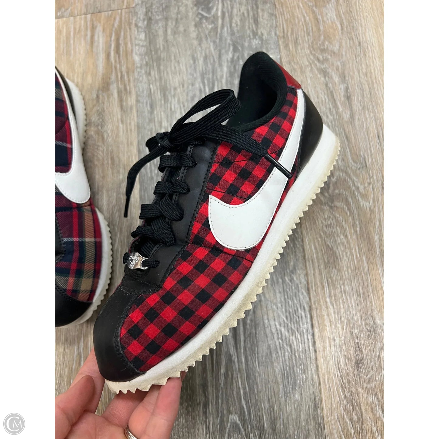 Shoes Sneakers By Nike In Black & Red, Size: 8