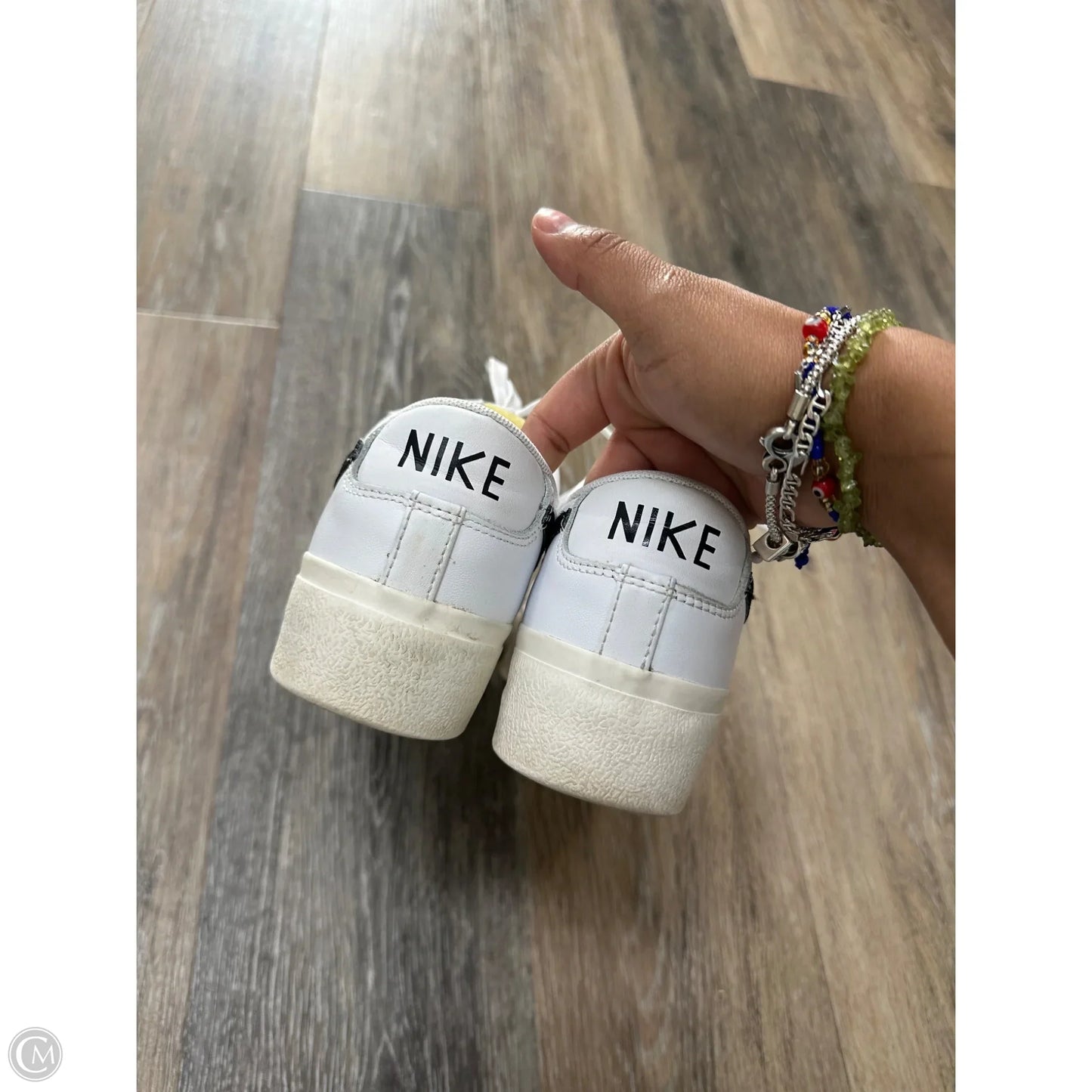 Shoes Sneakers By Nike In White, Size: 6.5