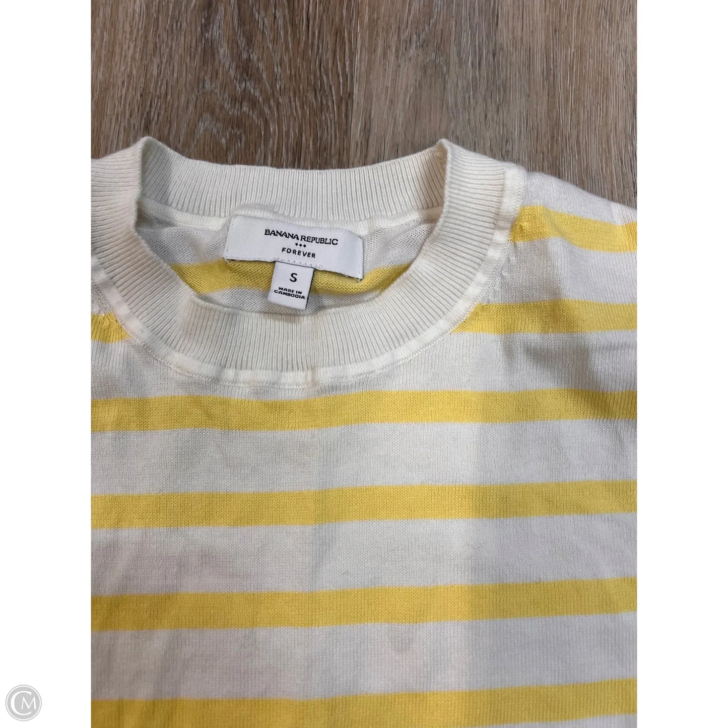 Top Short Sleeve Sweater By Banana Republic In Yellow, Size: S