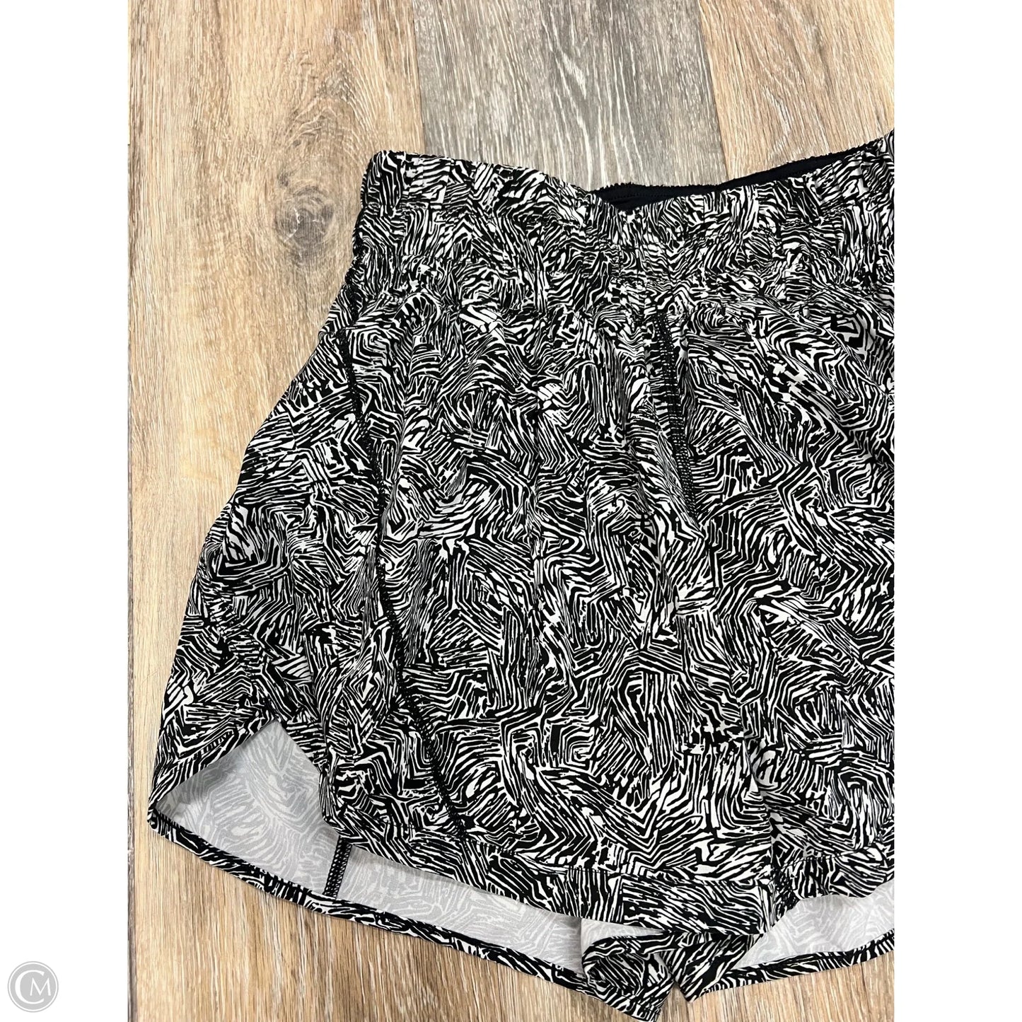 Athletic Shorts By Lululemon In Black & White, Size: S