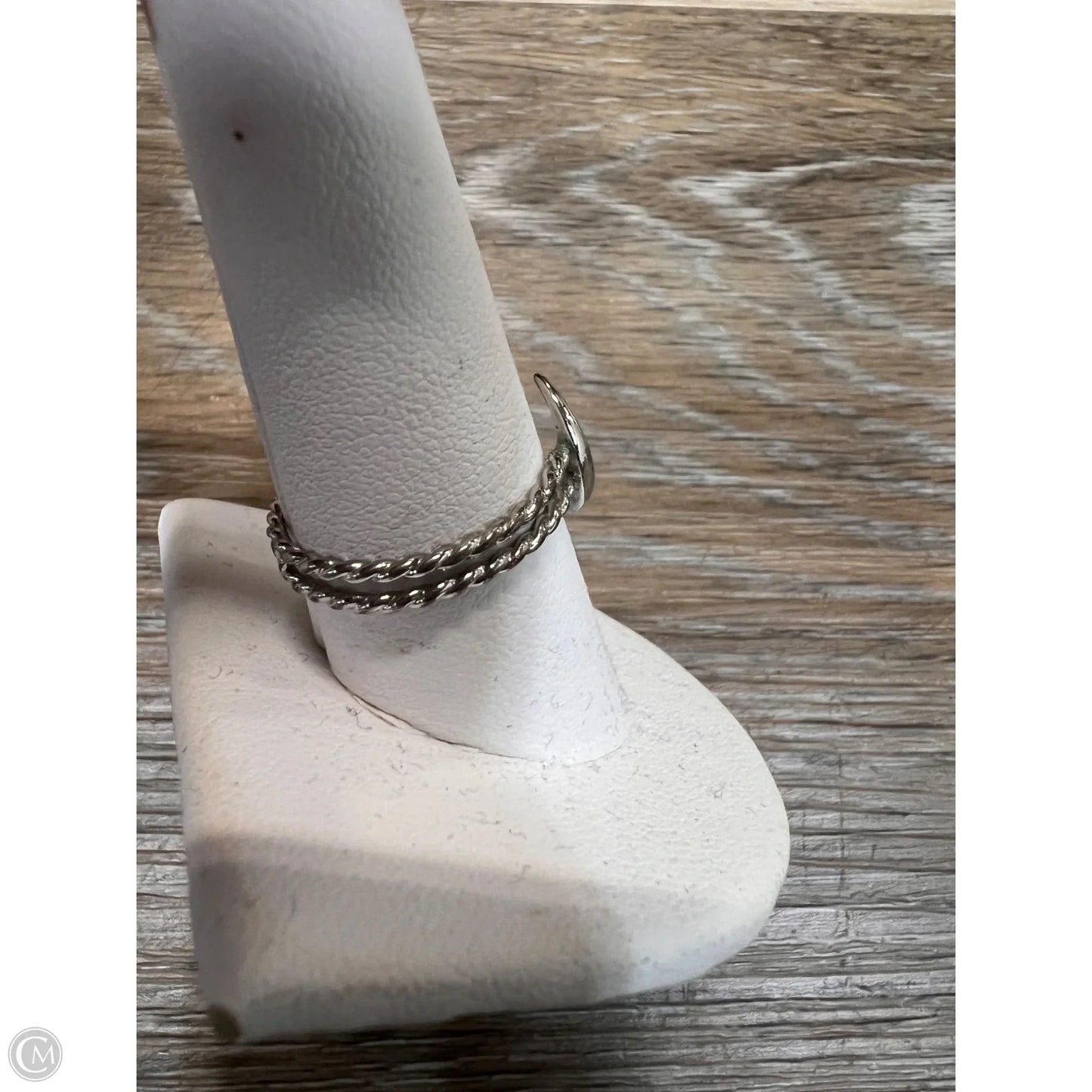 Ring Band By Clothes Mentor, Size: 9