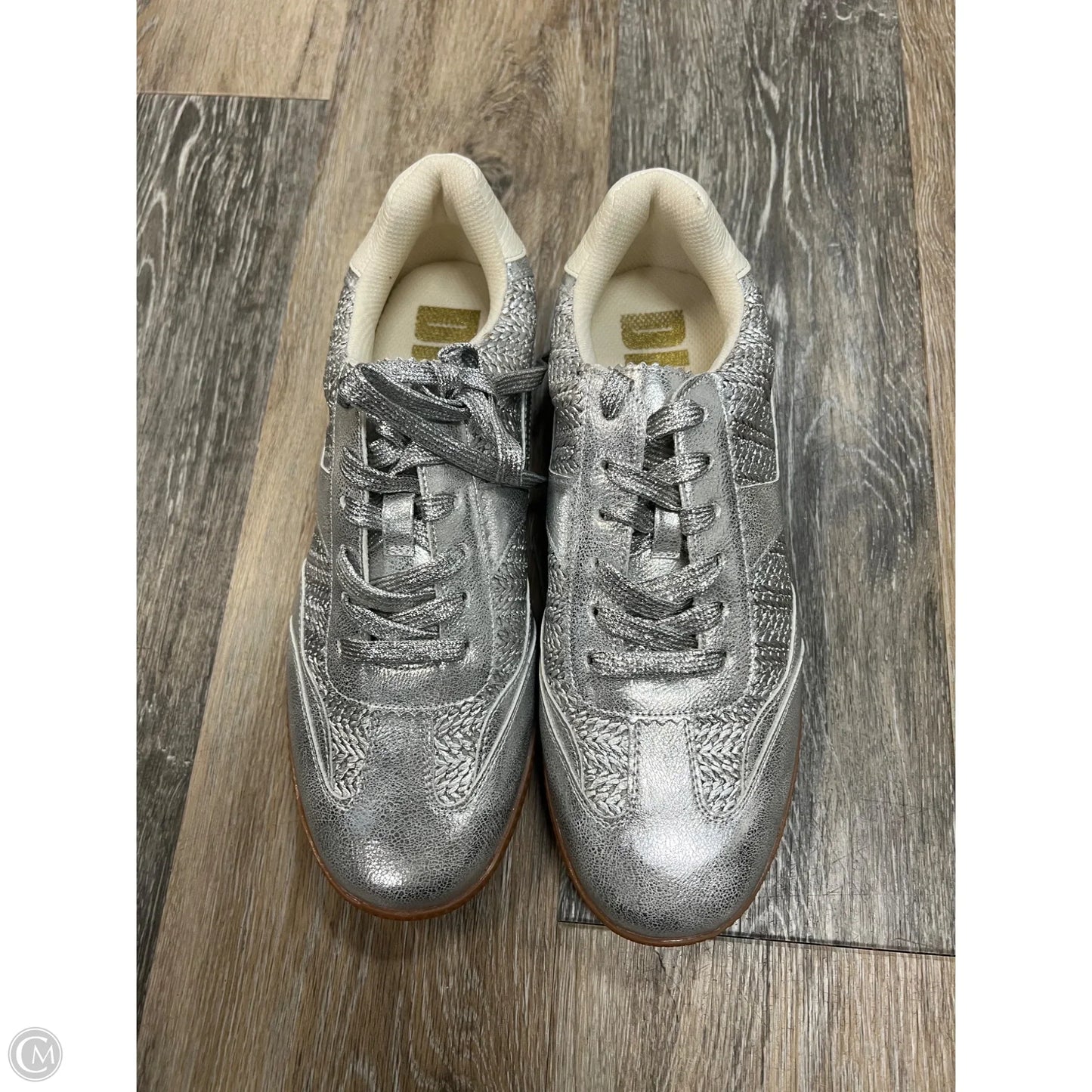 -Shoes Sneakers By Dirty Laundry In Silver, Size: 10