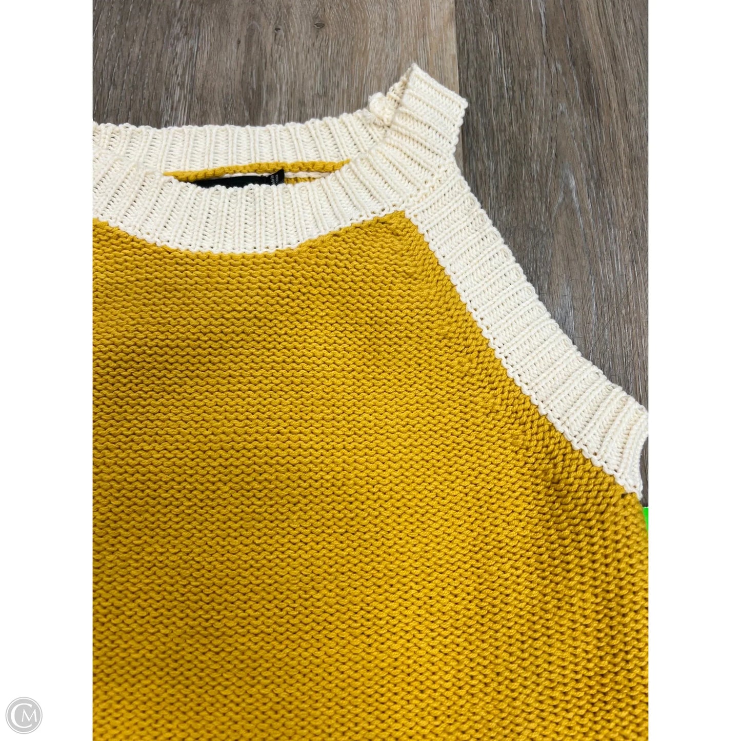 Top Sleeveless By Vici In Yellow, Size: Xs