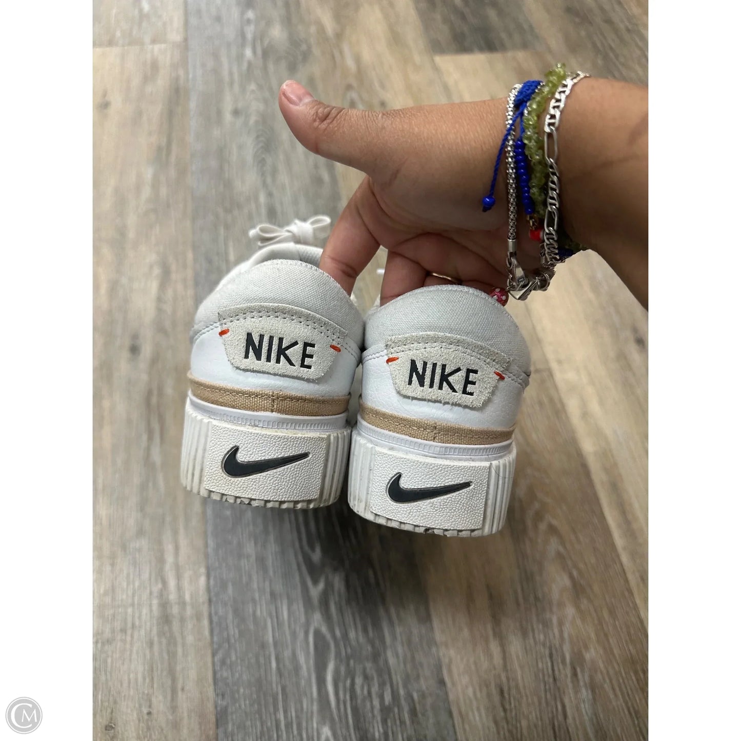 Shoes Sneakers By Nike In White, Size: 7.5