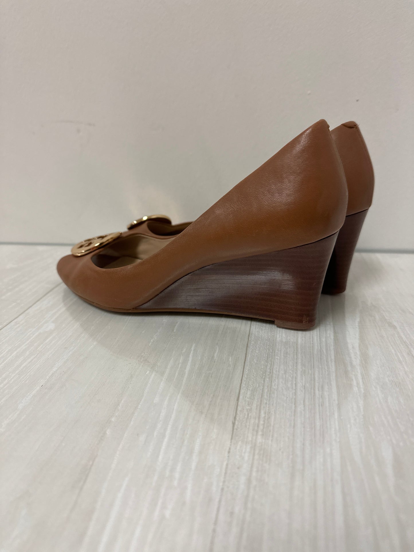 Shoes Designer By Tory Burch In Tan, Size: 8