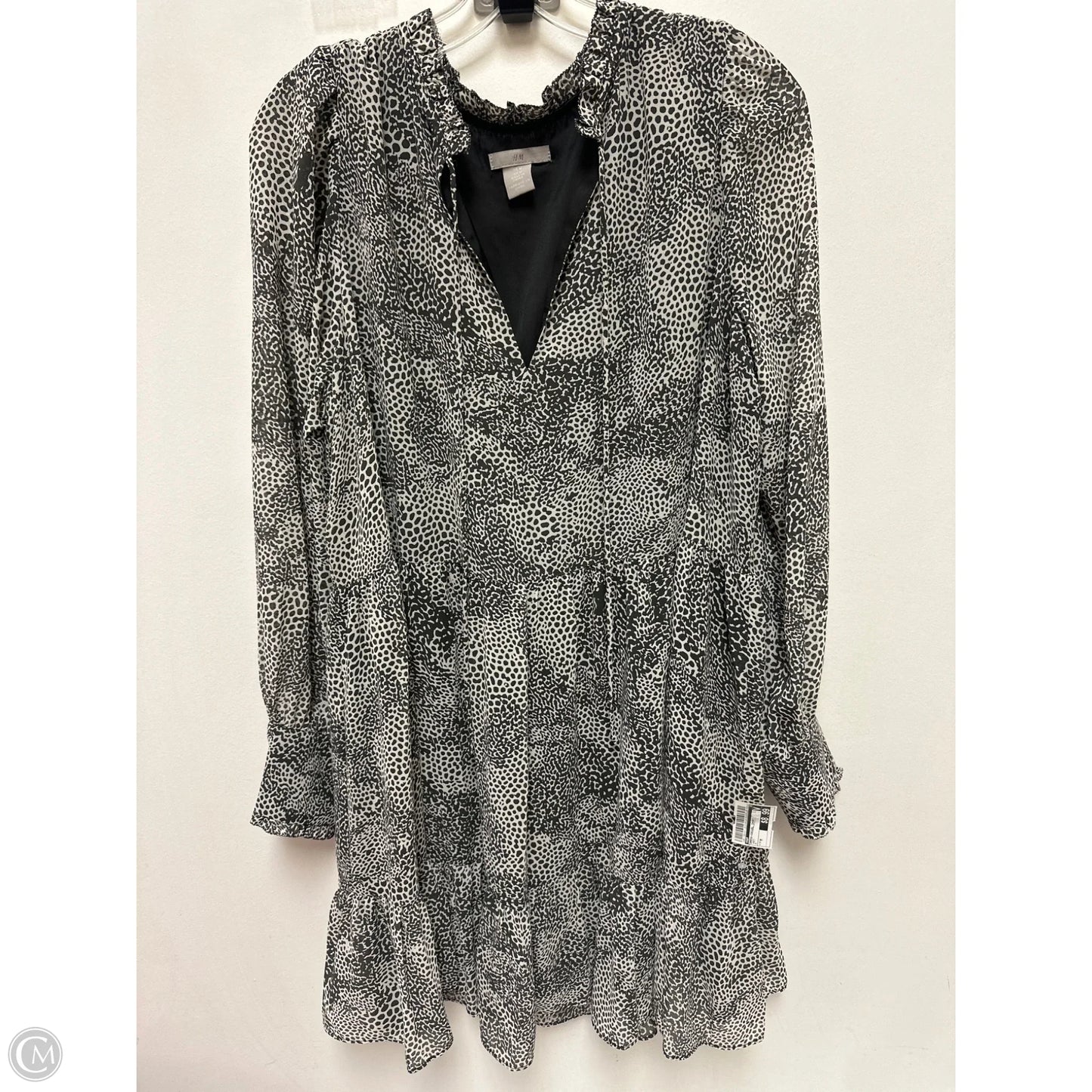 Dress Casual Short By H&m In Grey, Size: M