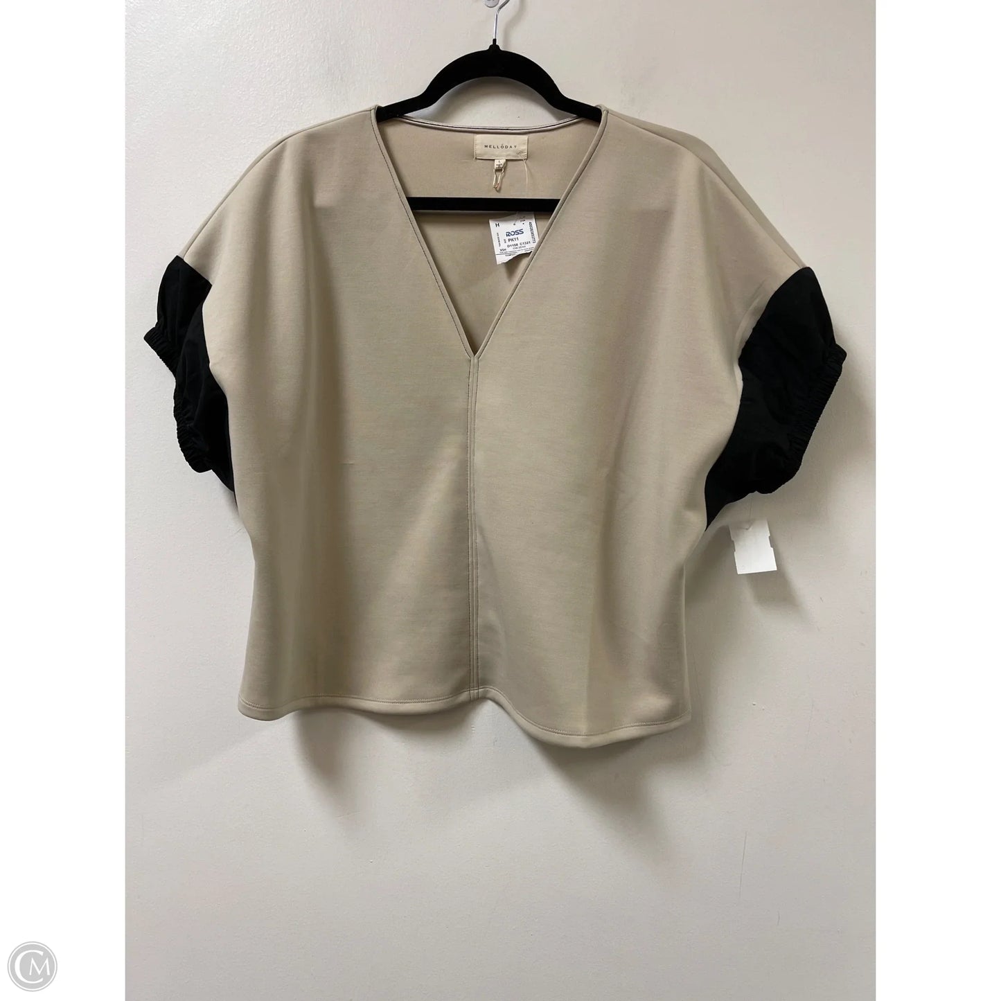 Top Short Sleeve By Melloday In Tan, Size: L