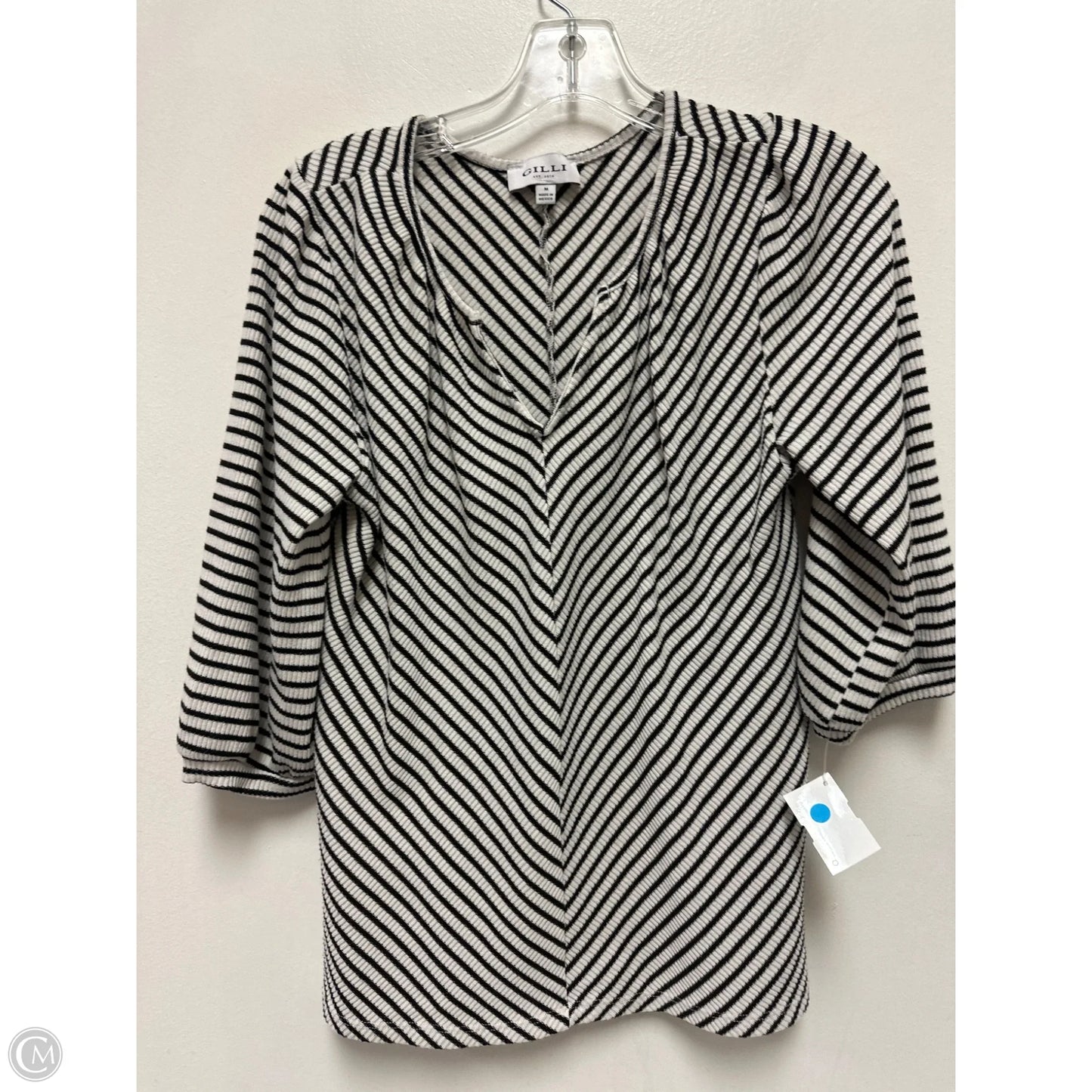 Top Short Sleeve By Gilli In Black & White, Size: M