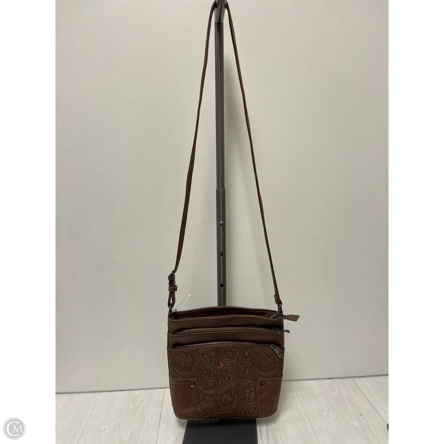Crossbody By Clothes Mentor, Size: Medium