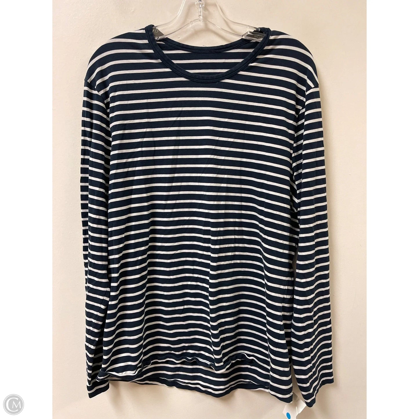 Athletic Top Long Sleeve Crewneck By Lululemon In Navy, Size: L