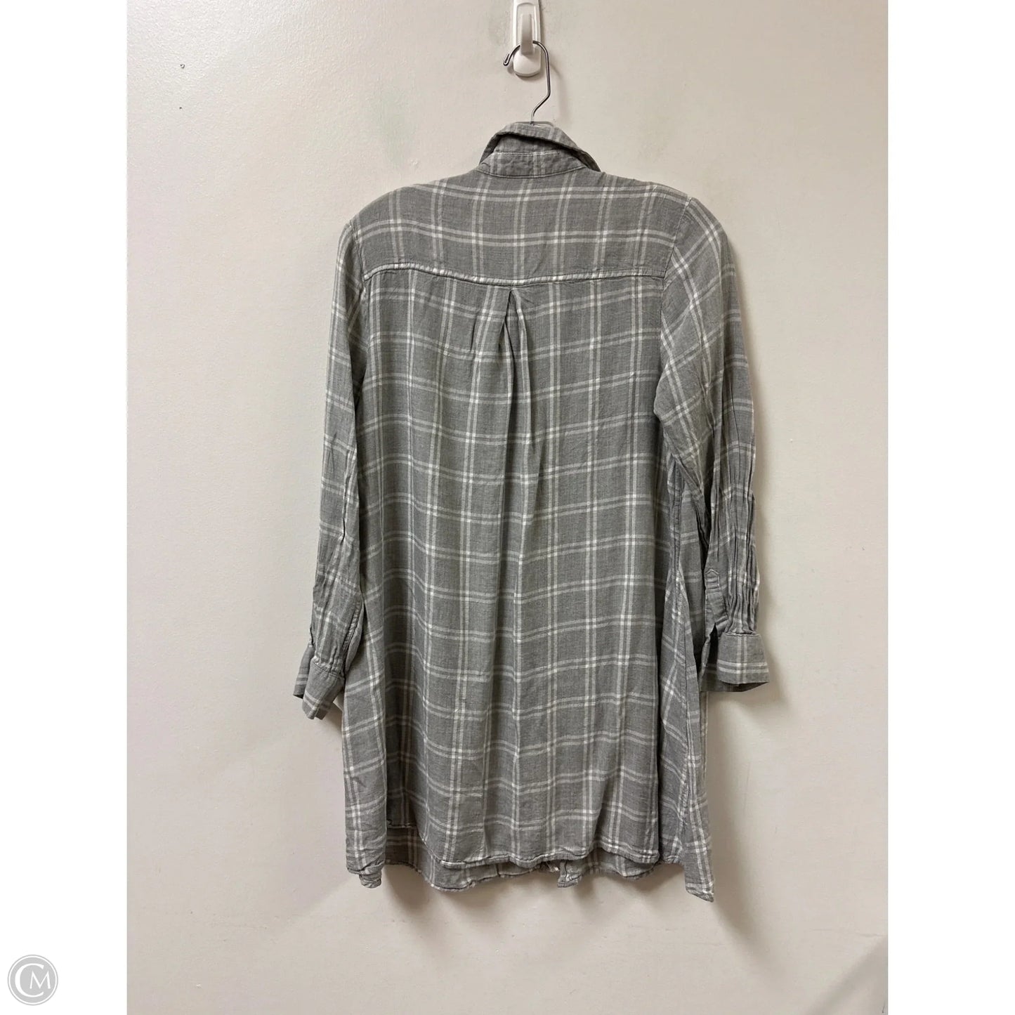 Blouse Long Sleeve By Old Navy In Grey, Size: M