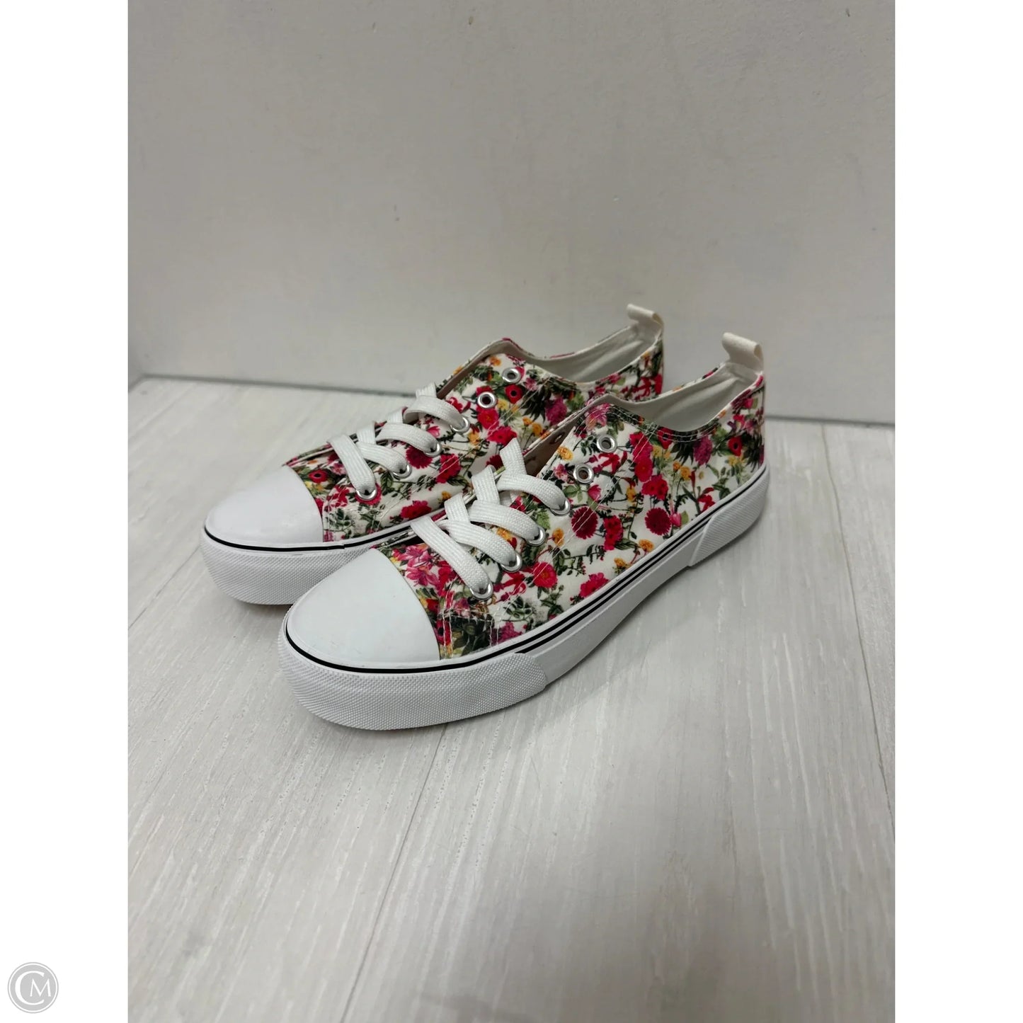 Shoes Sneakers By Clothes Mentor In Floral Print, Size: 9