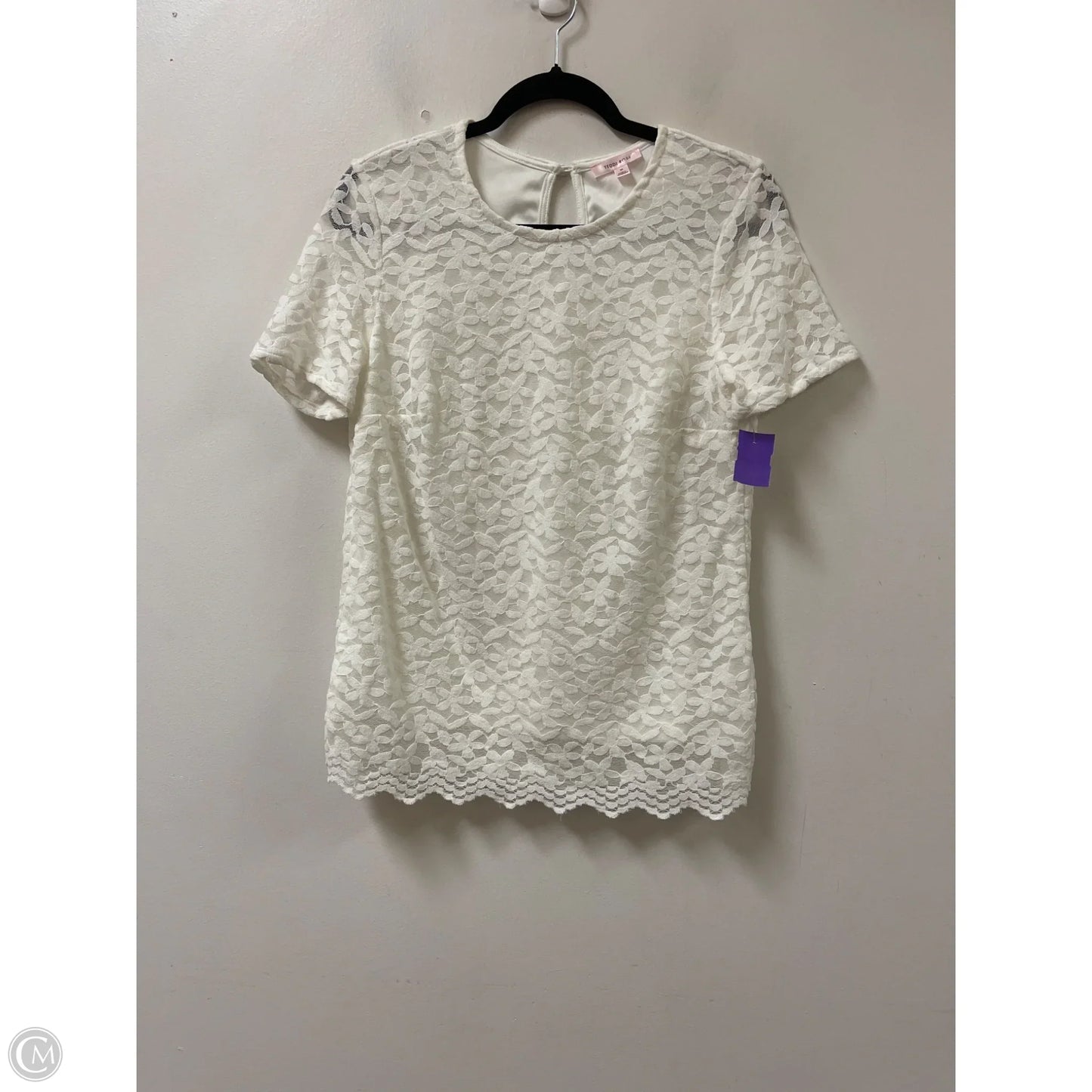 Top Short Sleeve By Clothes Mentor In Cream, Size: M