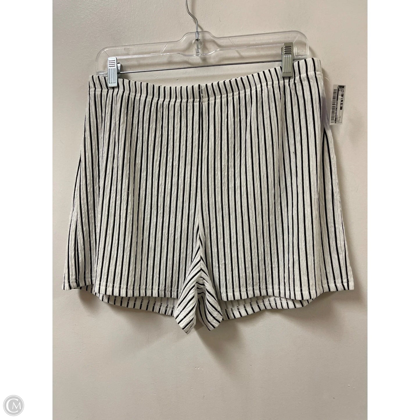 Shorts By Clothes Mentor In White, Size: Xl