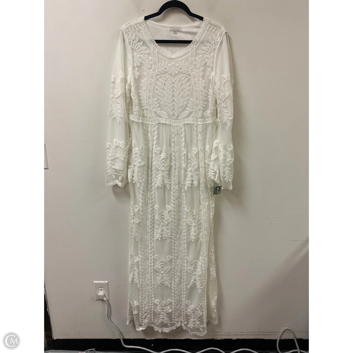 Dress Casual Maxi By Clothes Mentor In White, Size: M